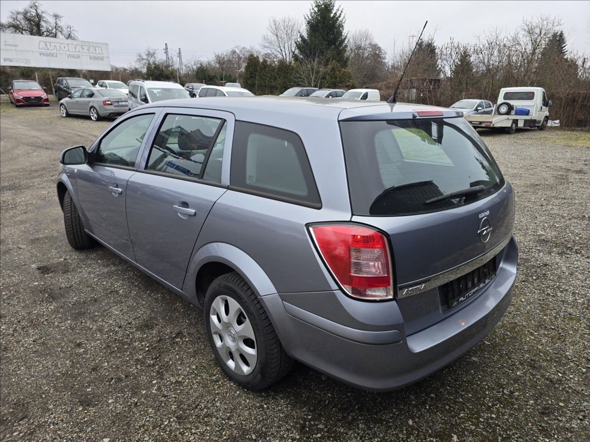Opel Astra, 1,6 i 85 kw - fotka 6
