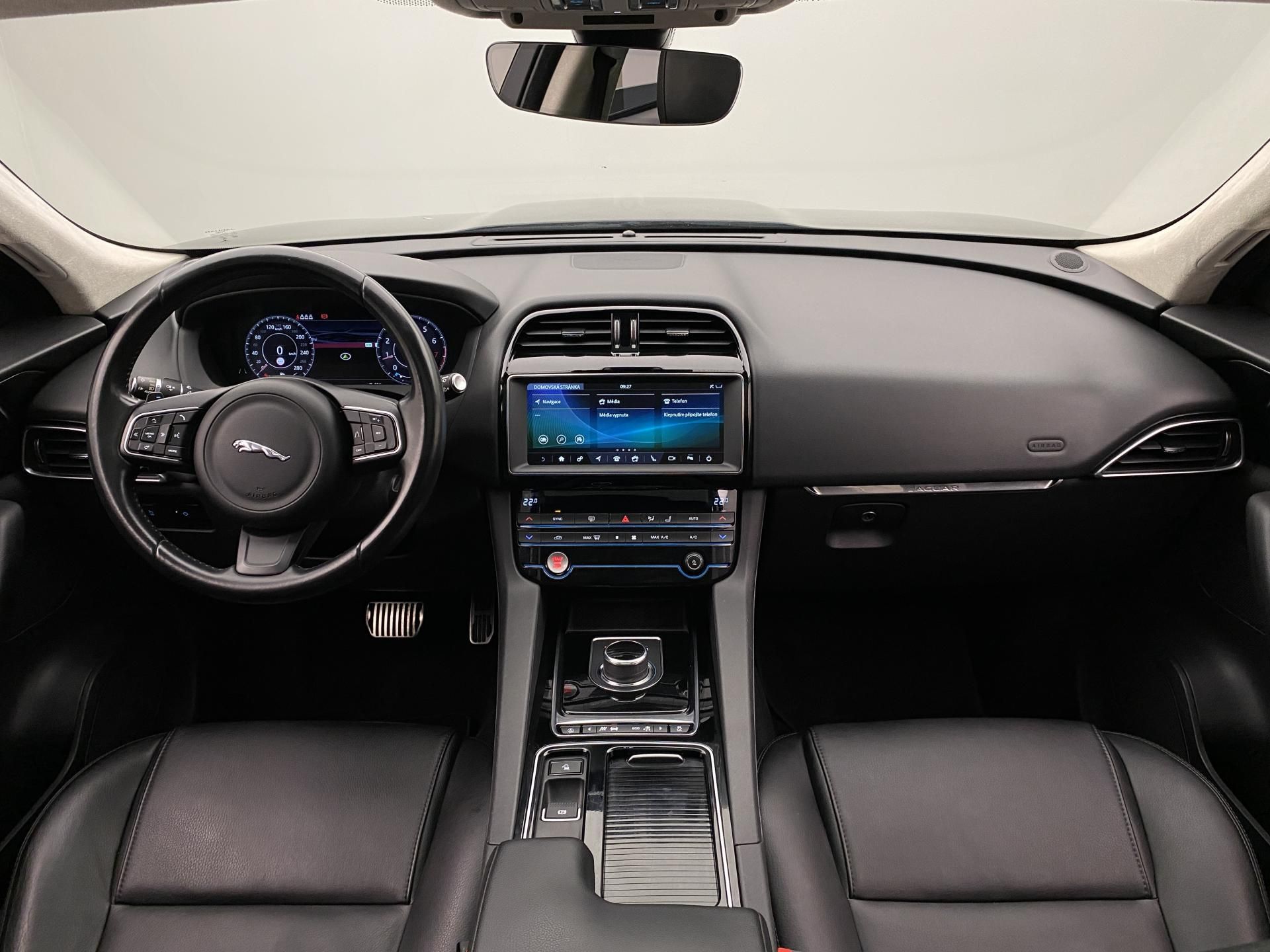 Jaguar F-Pace, 25t AWD AUT - fotka 2