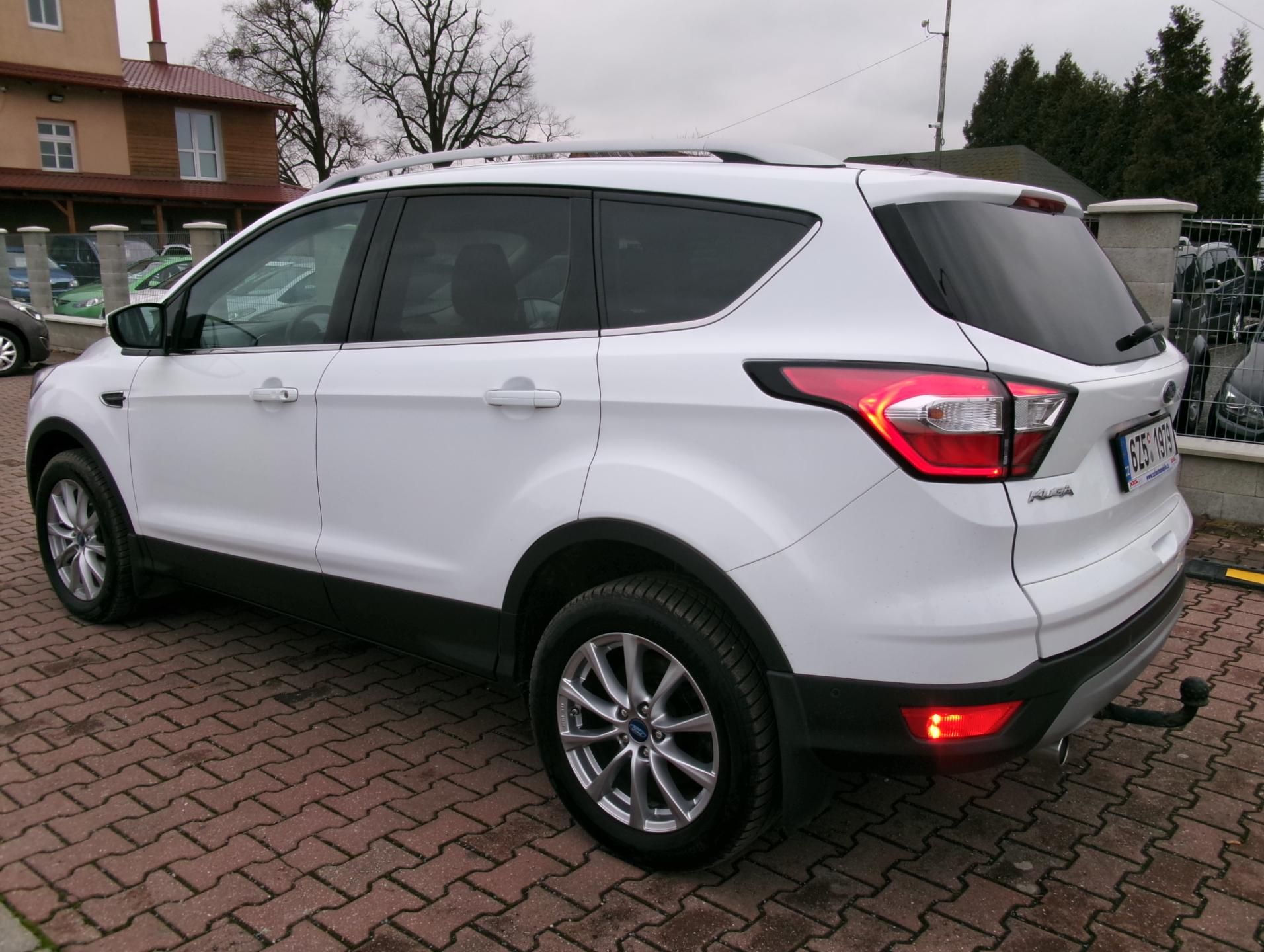 Ford Kuga, 2,0TDCi TITANIUM Plus AWD ČR - fotka 5