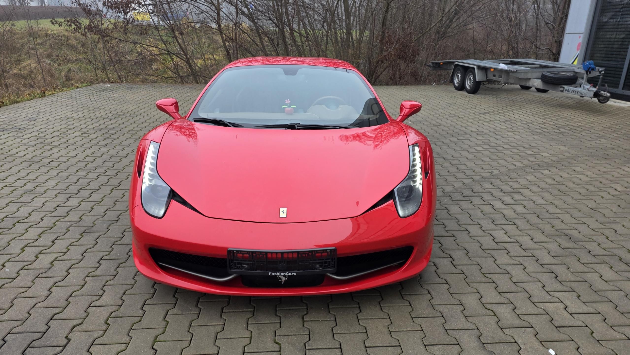 Ferrari 458, TOP STAV PRAVIDELNÝ SERVIS - fotka 2