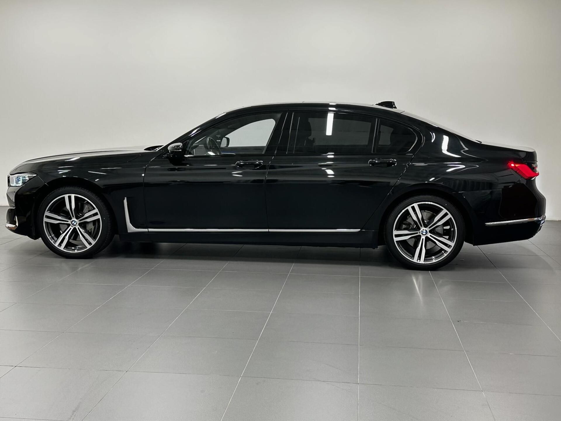 BMW Řada 7, 750Ld xDrive, 1. Majitel - fotka 2