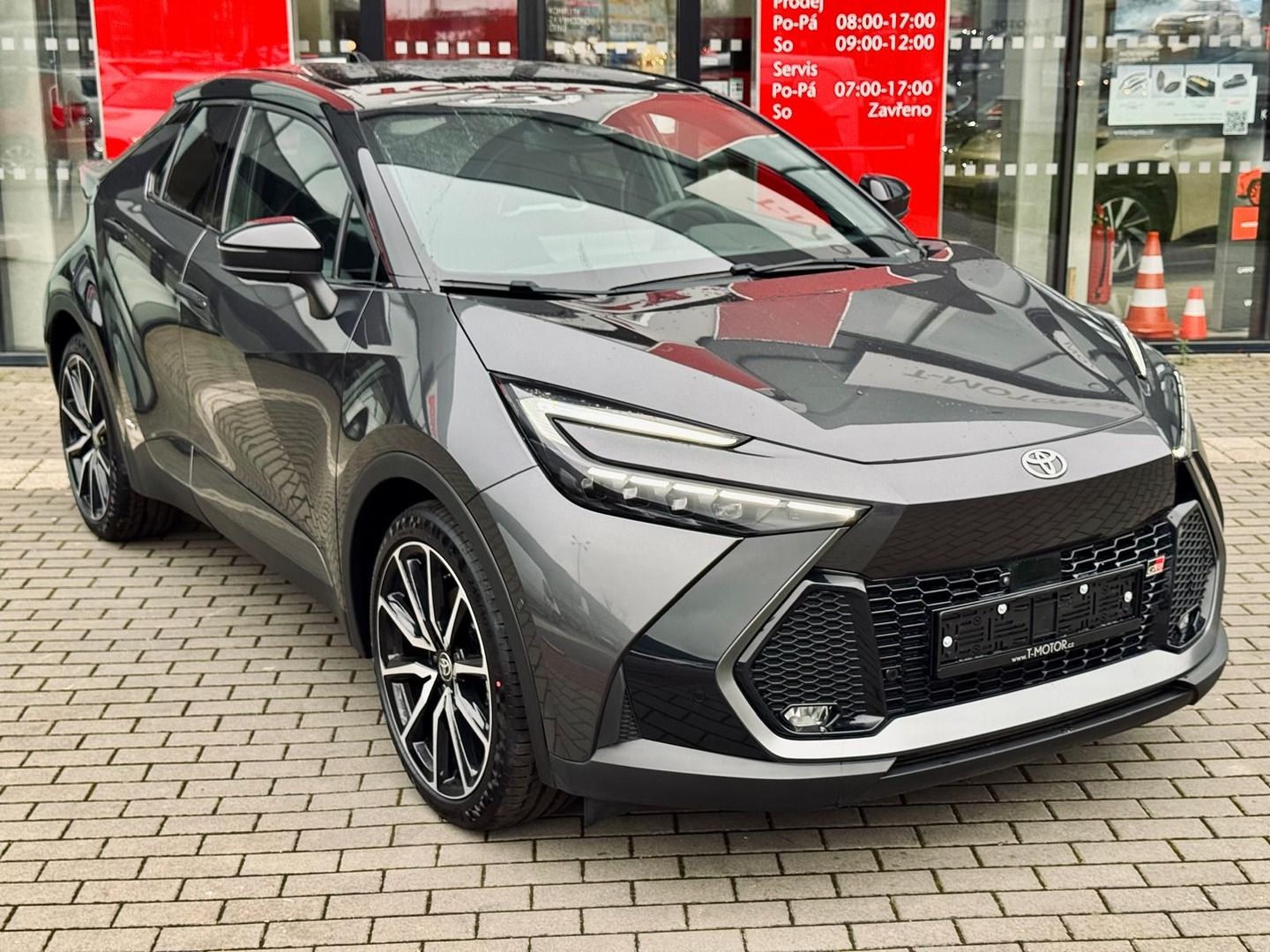 Toyota C-HR, 4x4 GR Sport Premiere Edition - fotka 4