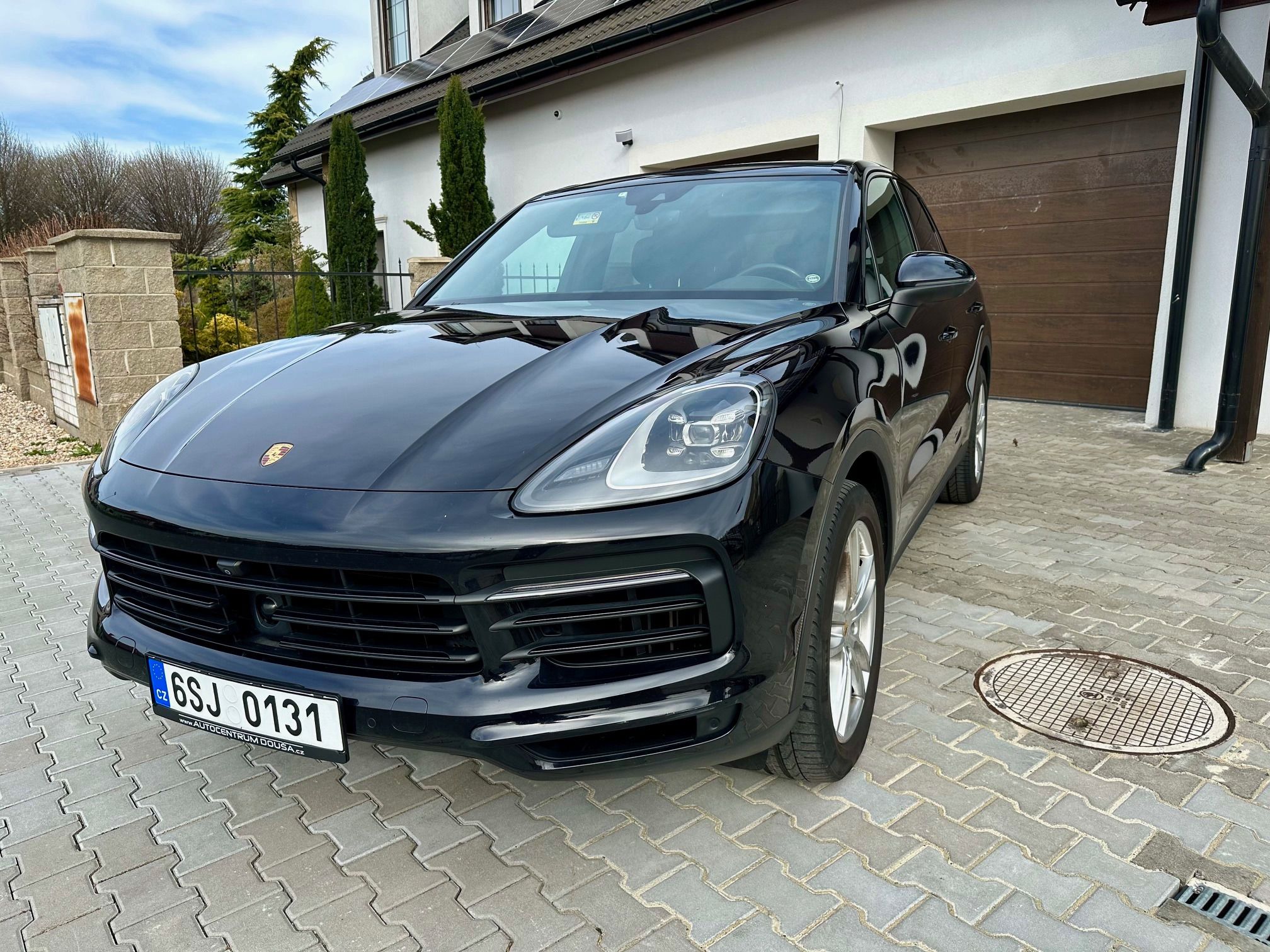 Porsche Cayenne, 2xpneu, 3.0, 250kw - fotka 2