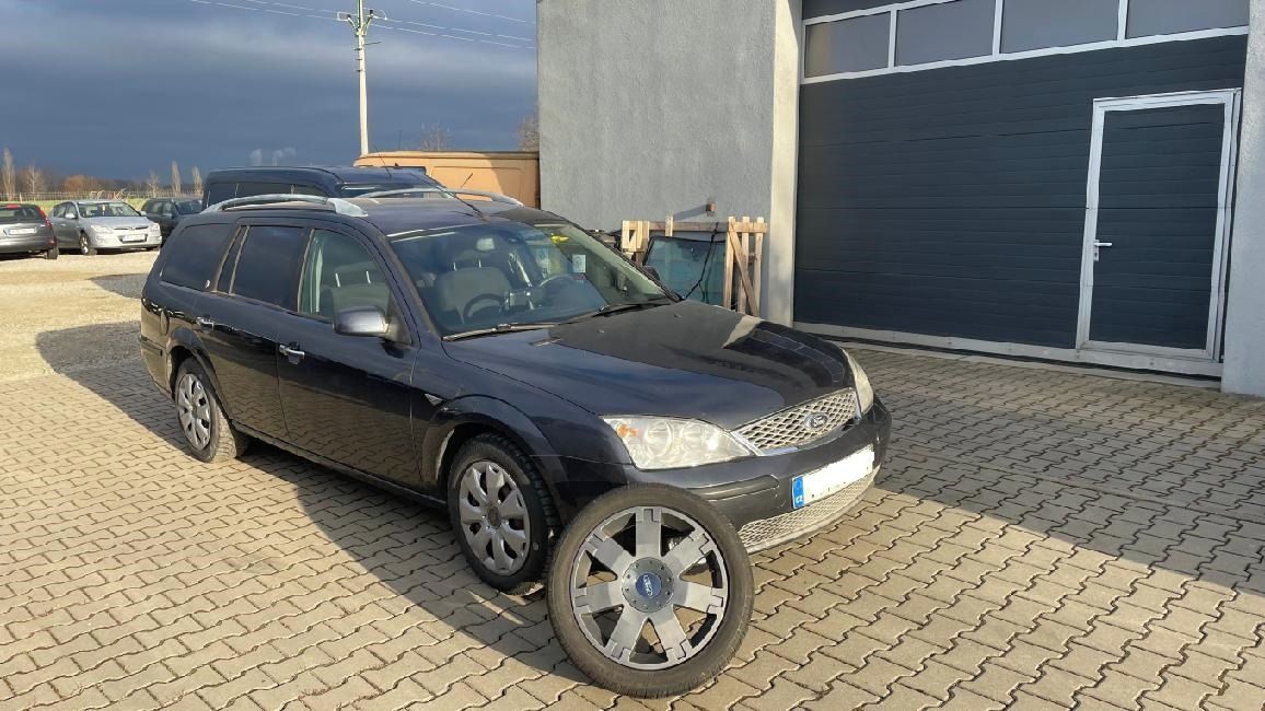 Ford Mondeo, 1.8 Ghia / 2x sady kol / navi