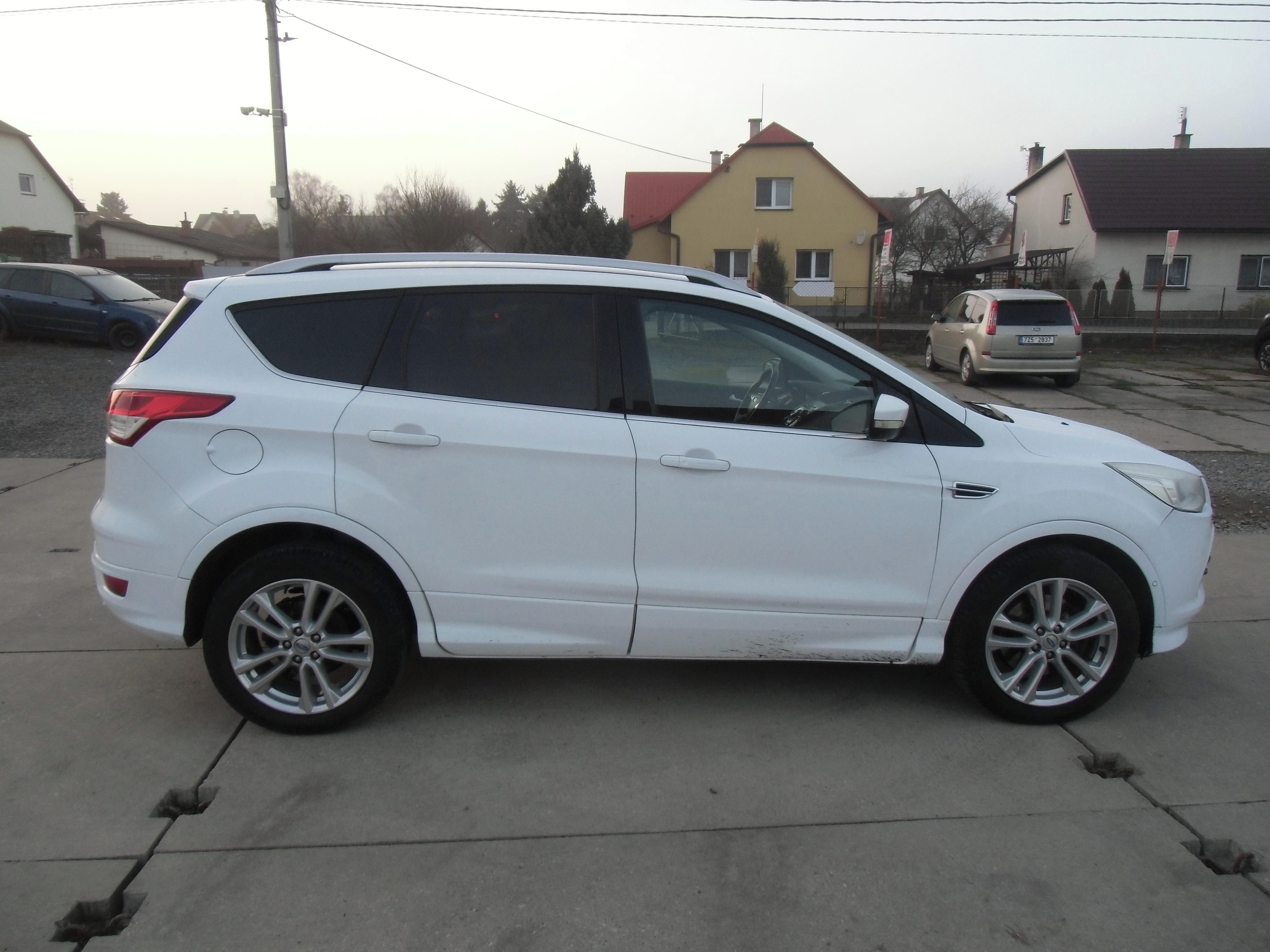 Ford Kuga, 2.0 TDCi 132KW 4x4 , TITANIUM - fotka 4