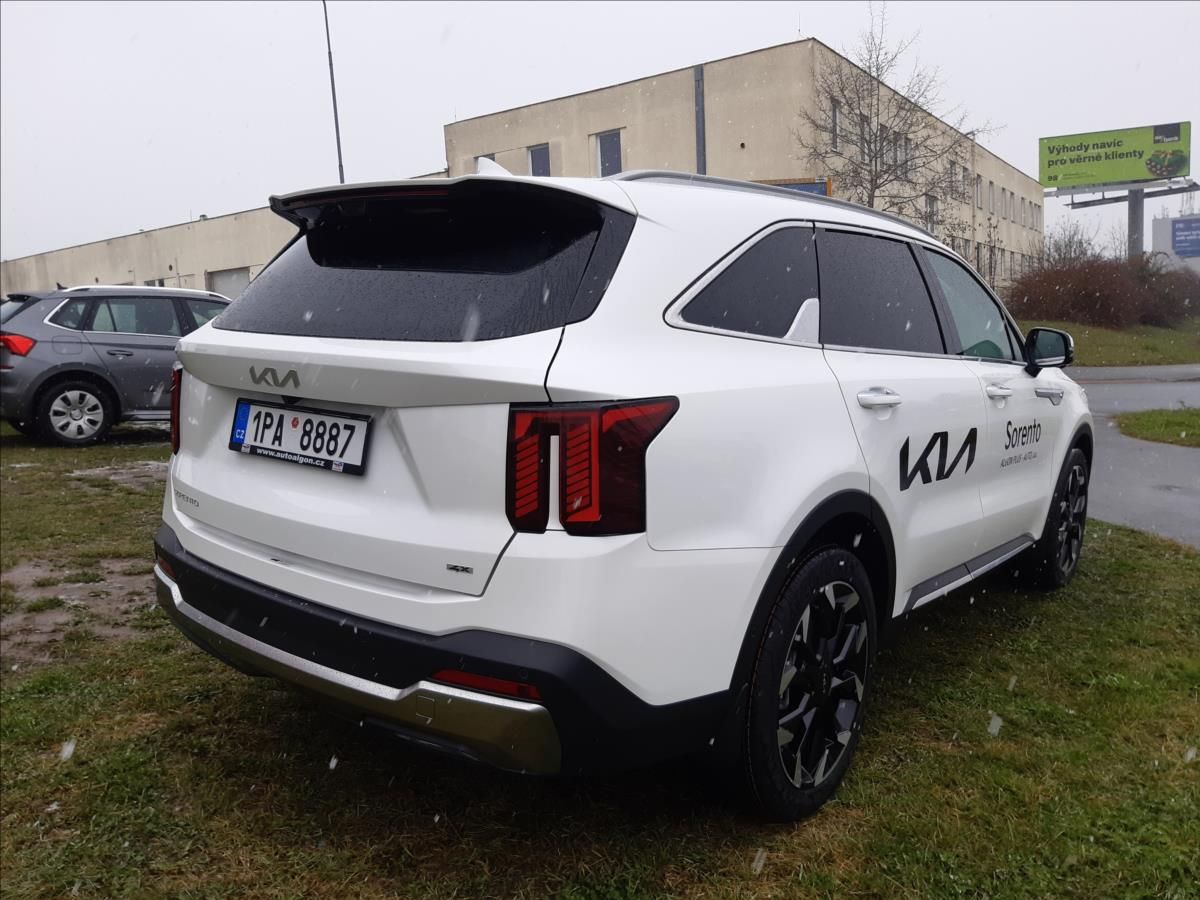 Kia Sorento, TOP 2,2 142kW AT8 - fotka 4