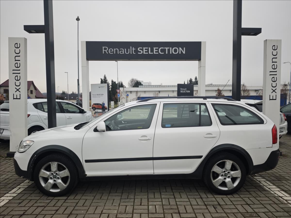 Škoda Octavia, 2,0 TDI  4x4 Combi Scout - fotka 3