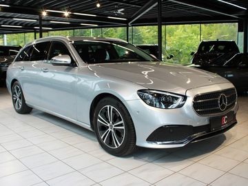220d 4MATIC Avantgarde DIS+ /