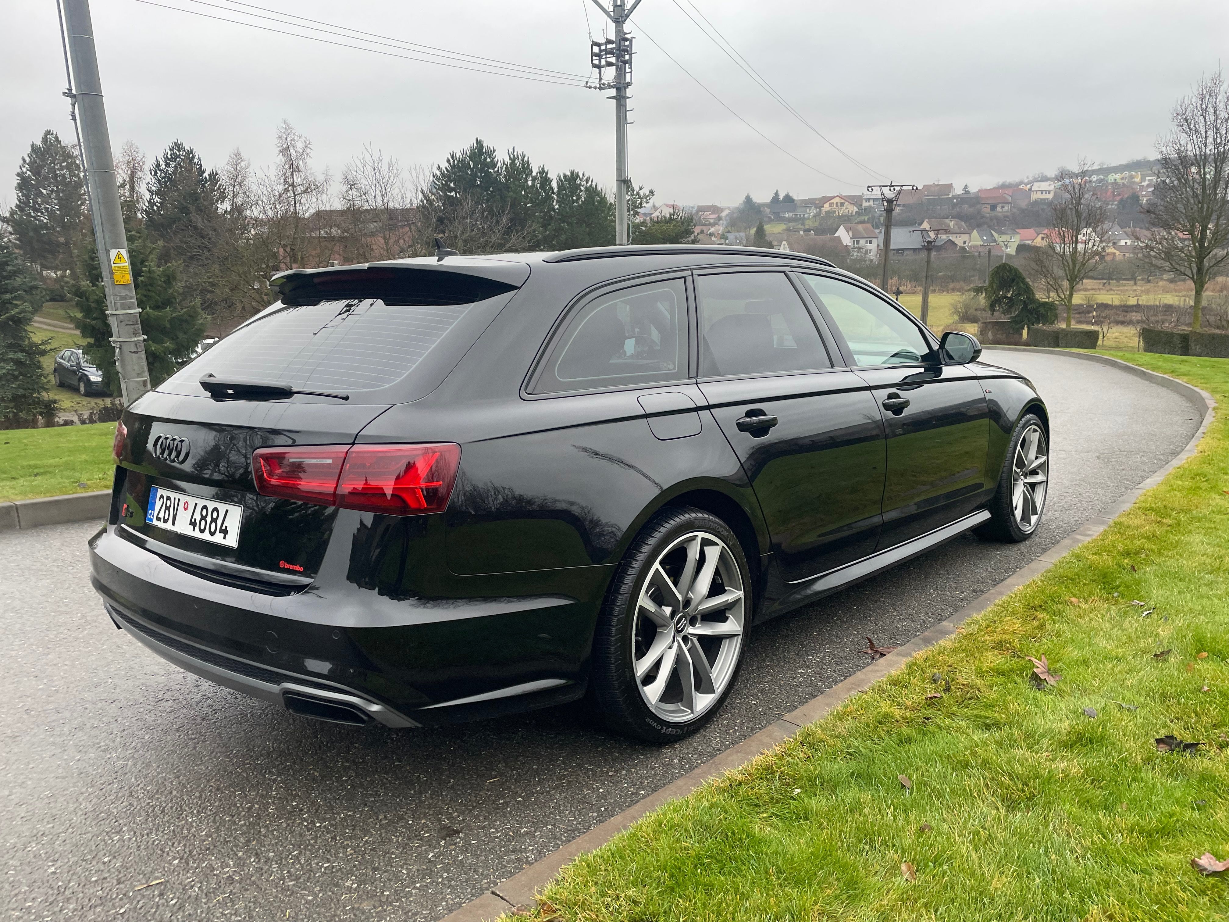 Audi A6, 3.0 TDi 160KW S-line NAV AUT - fotka 6