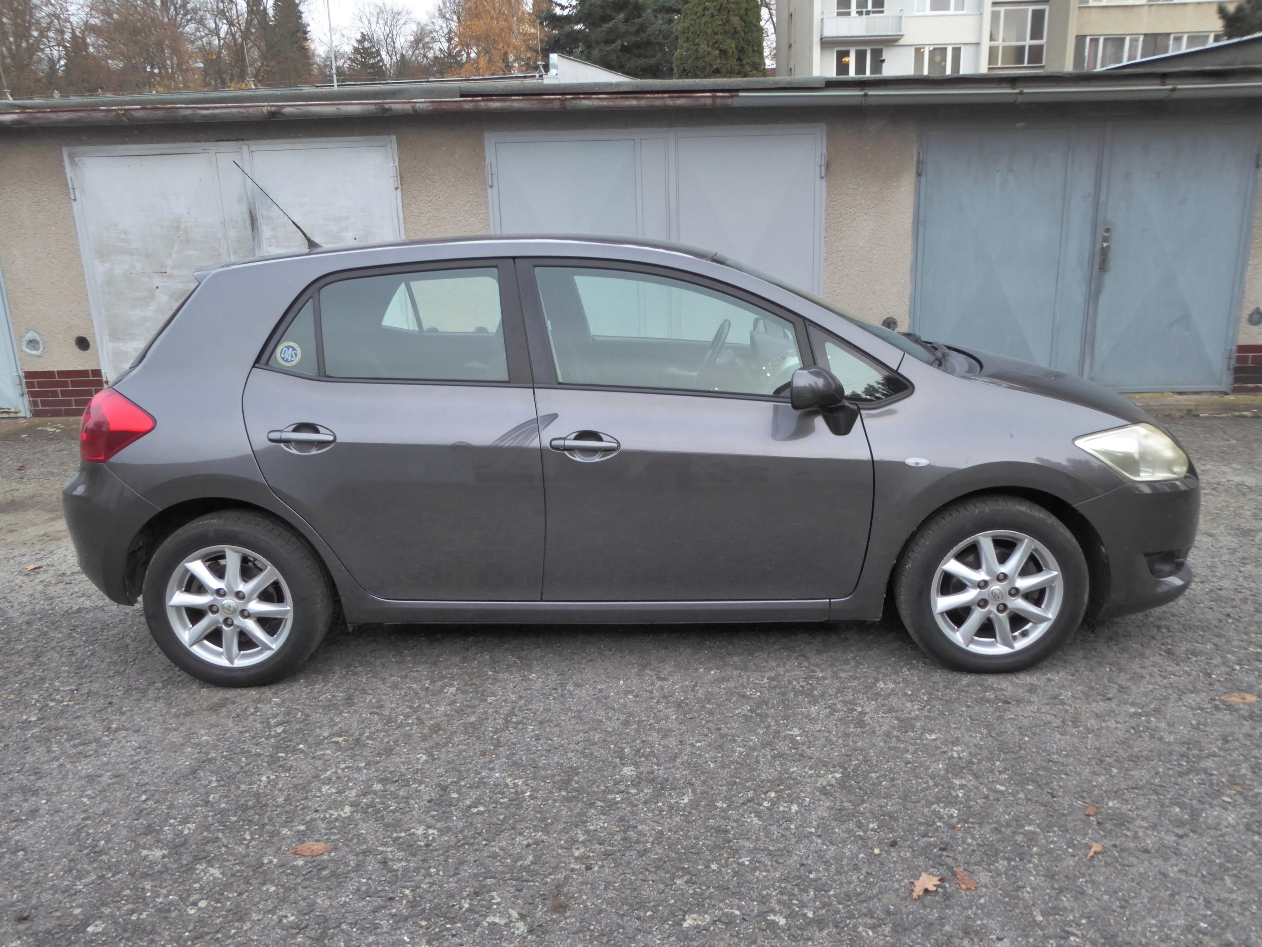 Toyota Auris, 1,4 D-4D - fotka 4