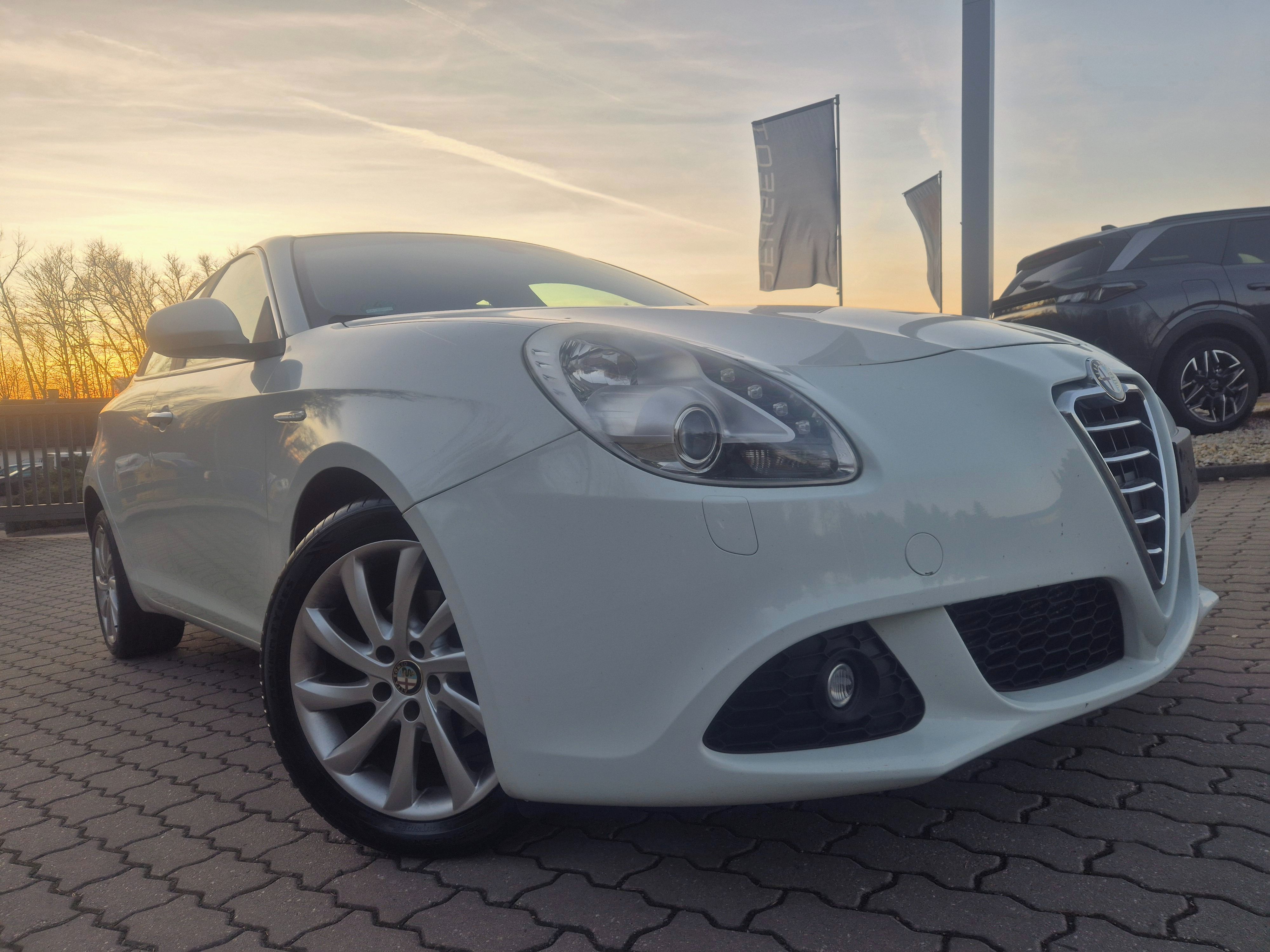 Alfa Romeo Giulietta, 1 maj.plný servis nová STK - fotka 2