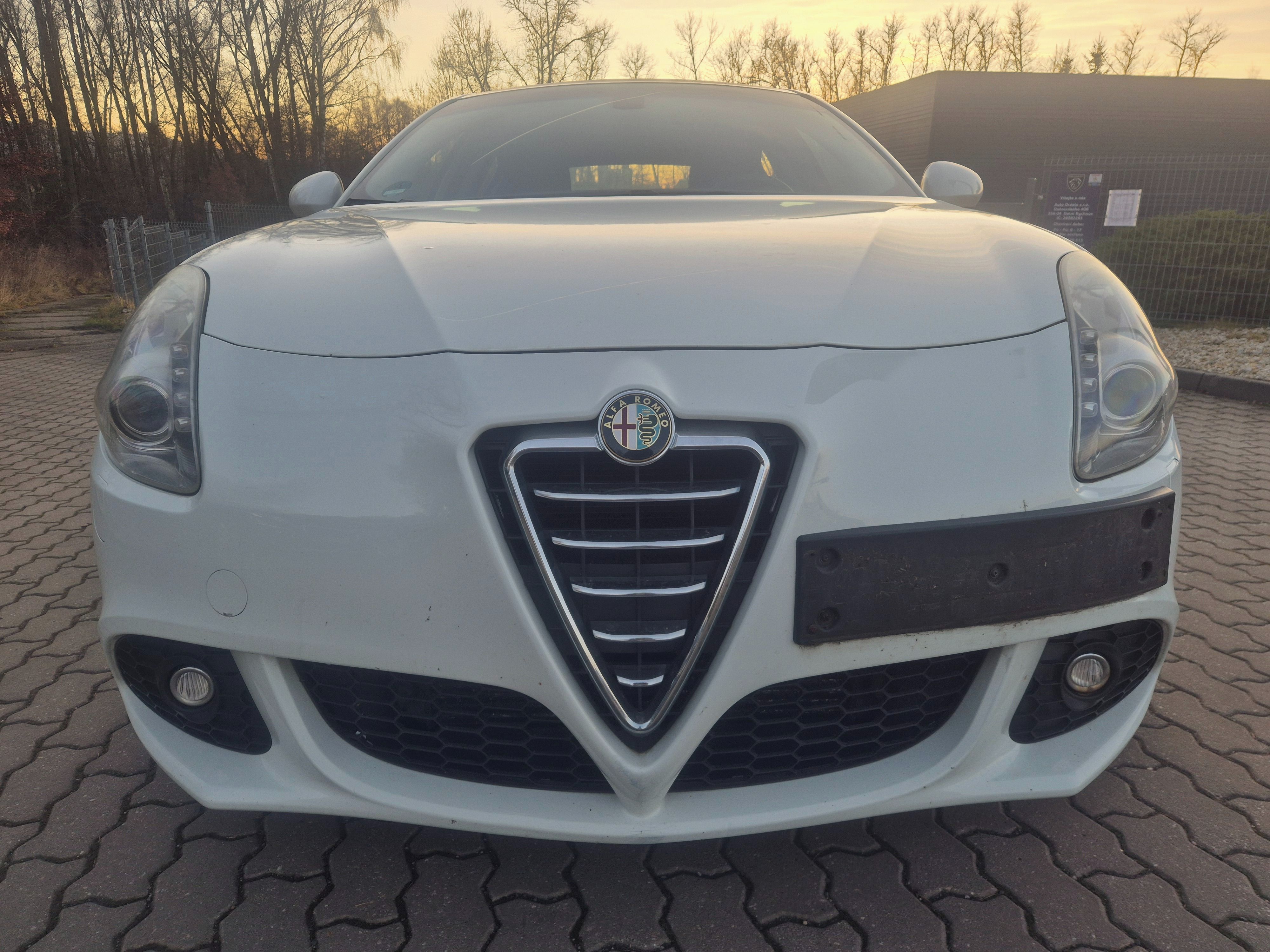 Alfa Romeo Giulietta, 1 maj.plný servis nová STK - fotka 3