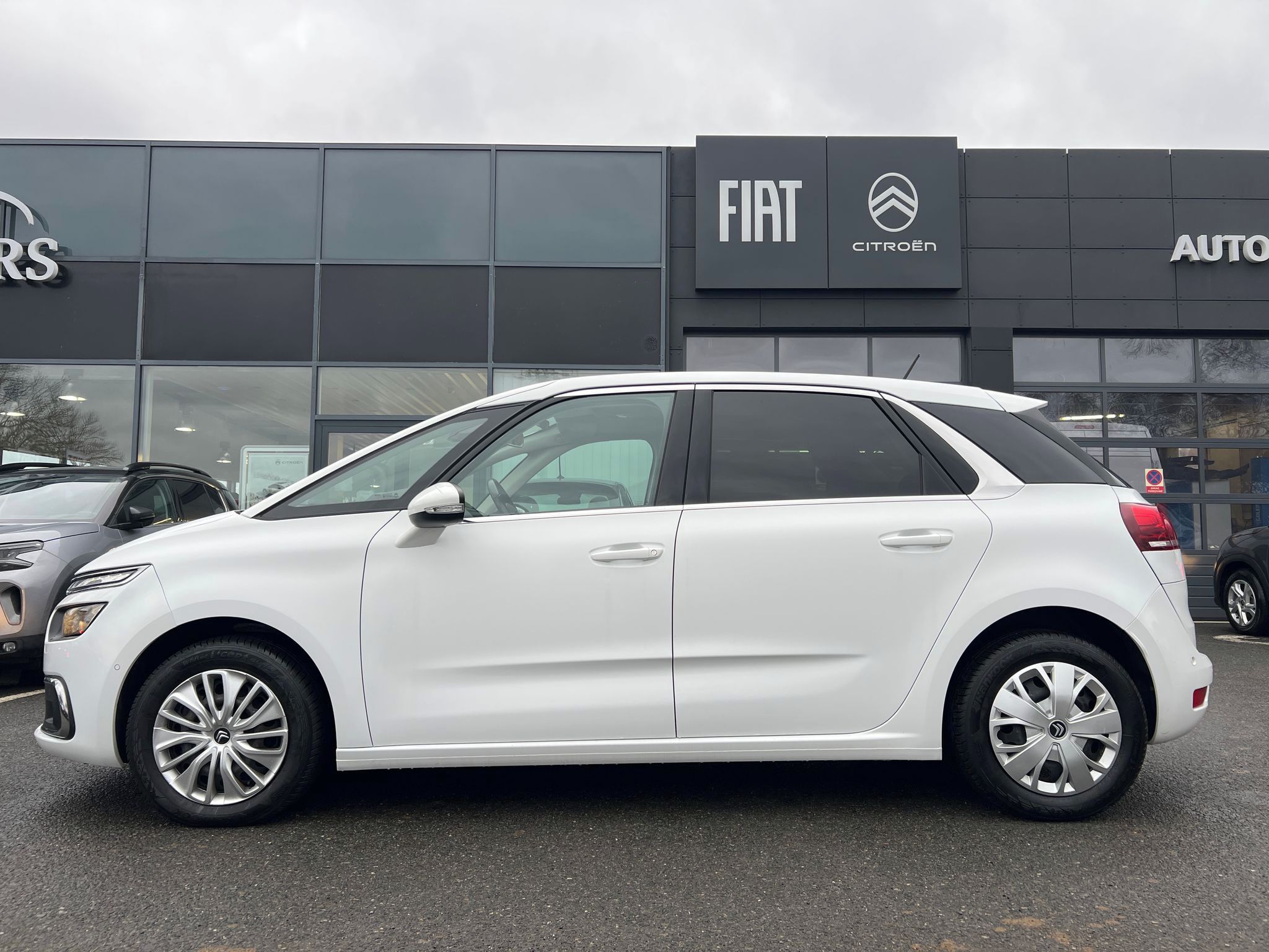 Citroën C4 SpaceTourer, 1.5 130k ZÁRUKA SERVIS VÝHŘEV - fotka 4