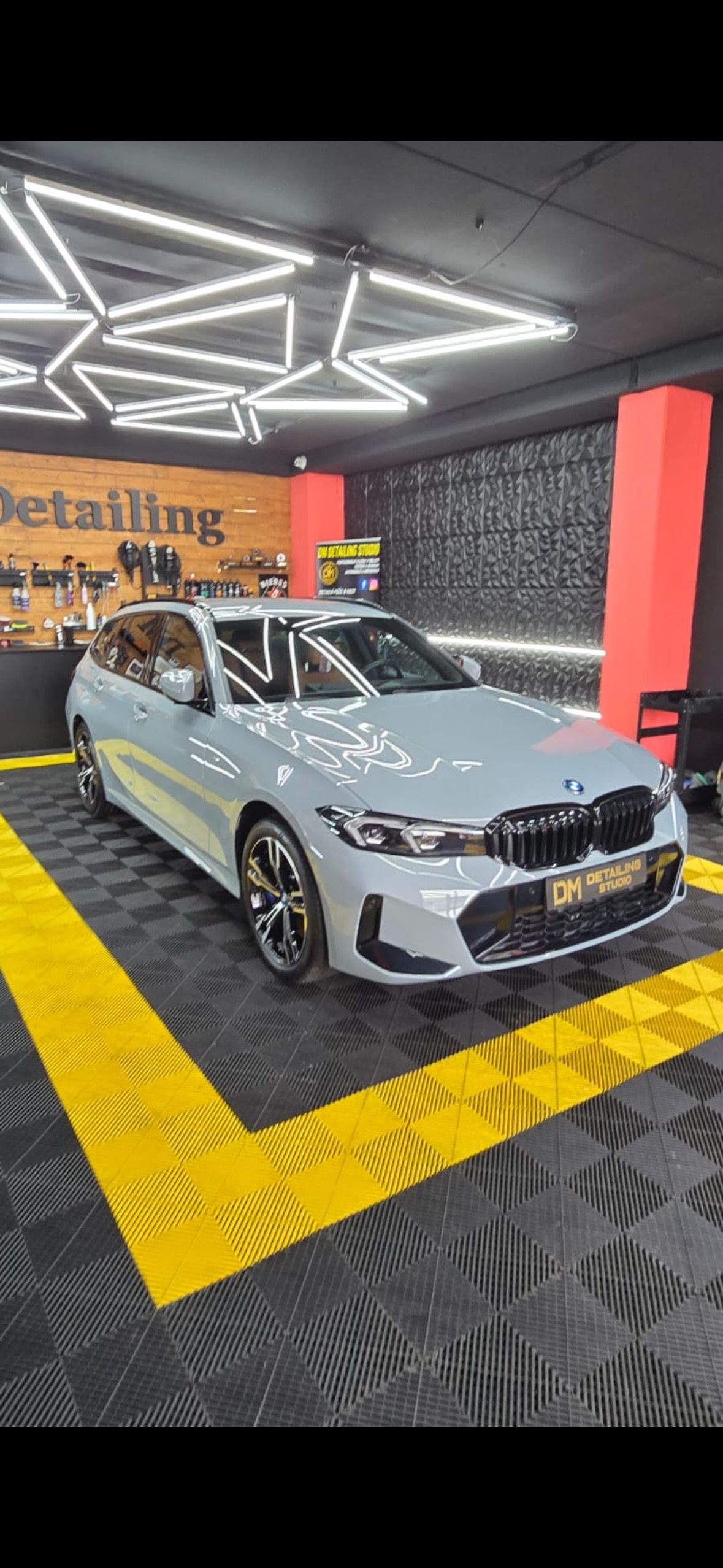 BMW Řada 3, 330e xDrive Touring M Sport - fotka 4