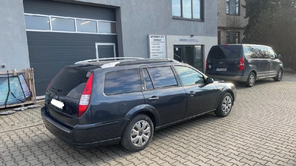 Ford Mondeo, 1.8 Ghia / 2x sady kol / navi - fotka 2