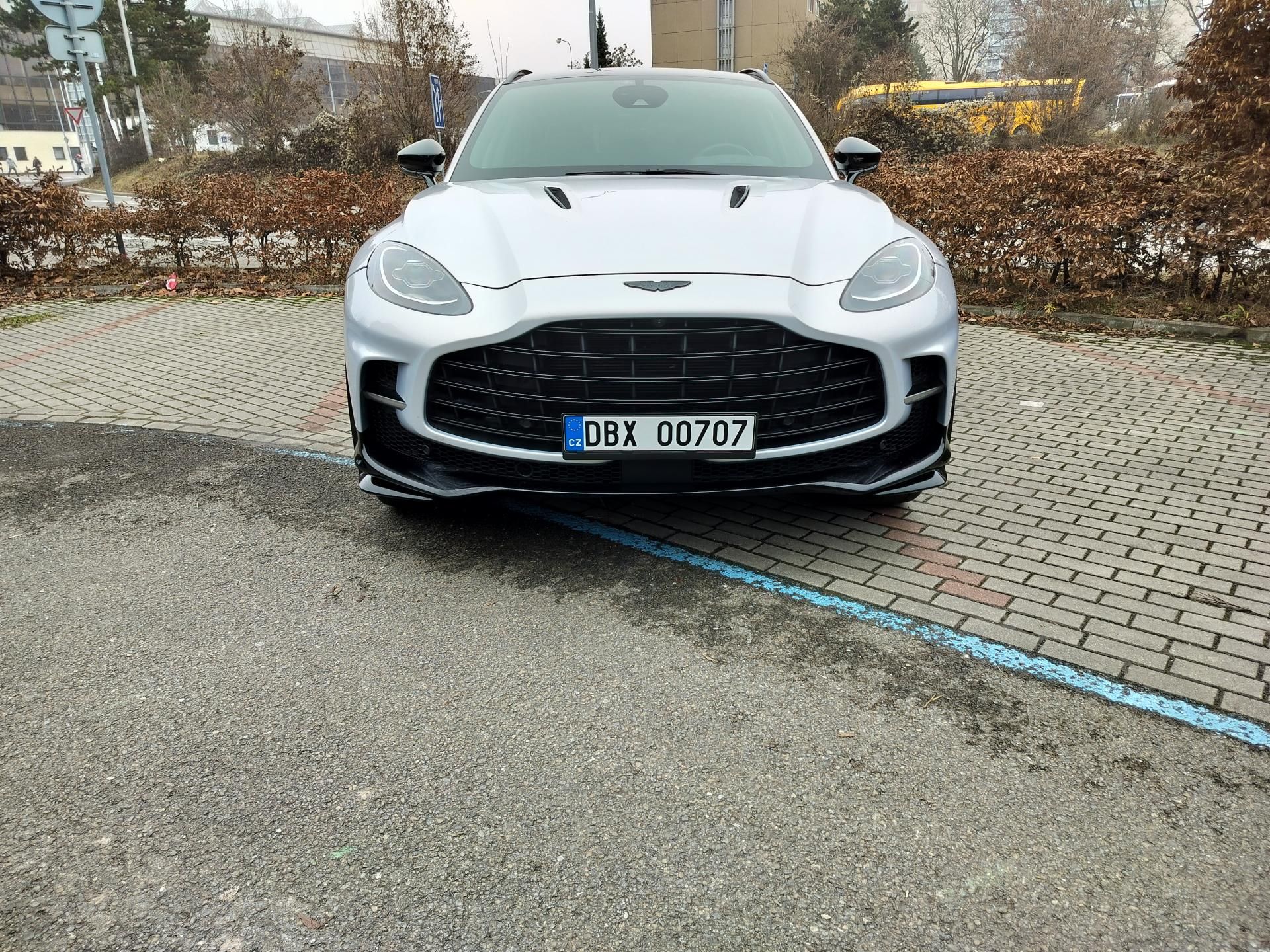 Aston Martin DBX, 707 23" - fotka 2