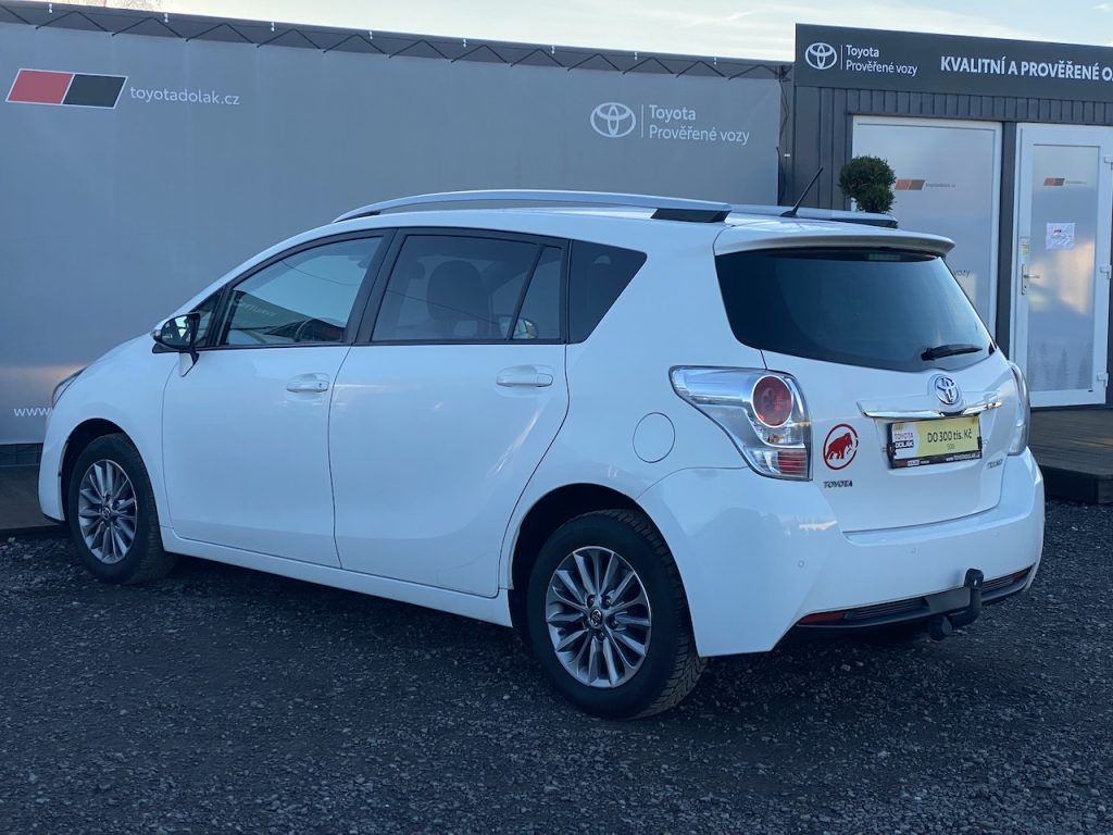 Toyota Verso, 1.8i, ČR, Active Trend, tažné - fotka 4