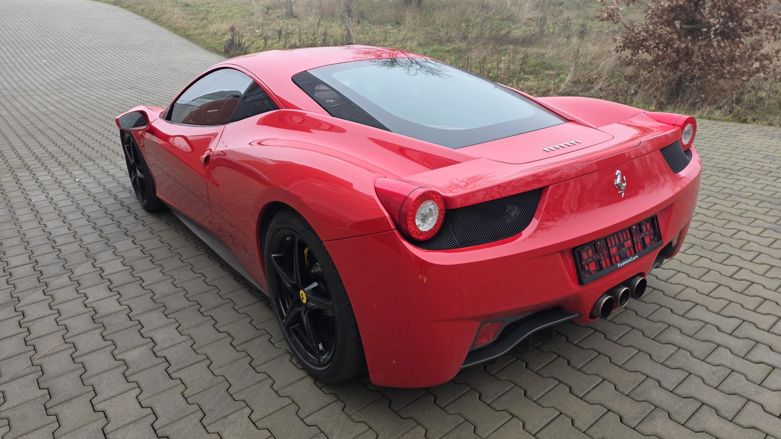 Ferrari 458, TOP STAV PRAVIDELNÝ SERVIS - fotka 6
