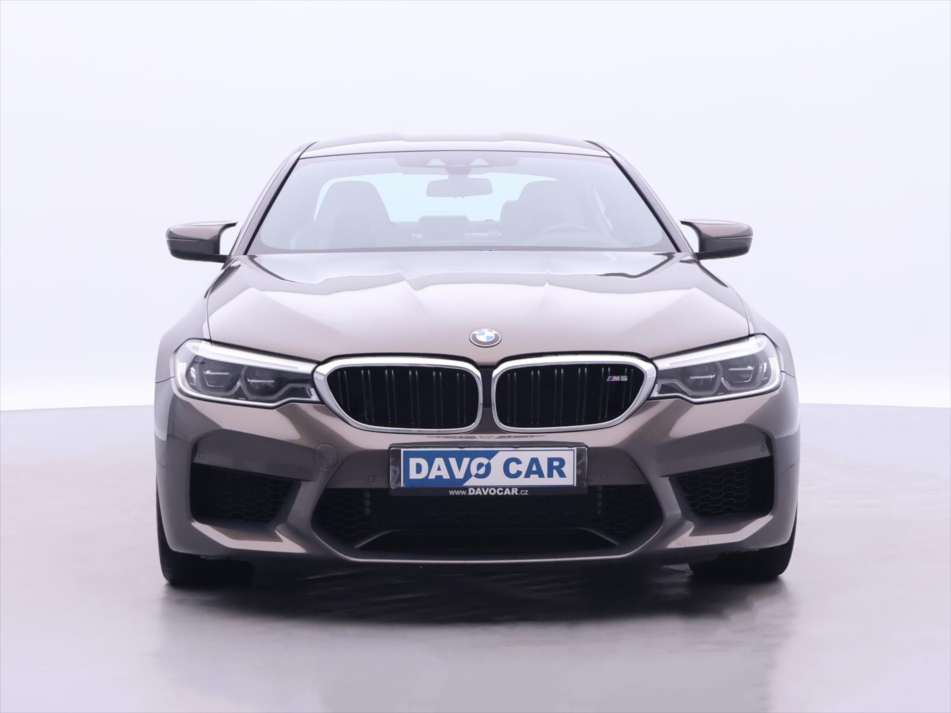 BMW M5, 4,4 V8 441kW xDrive Individual - fotka 2