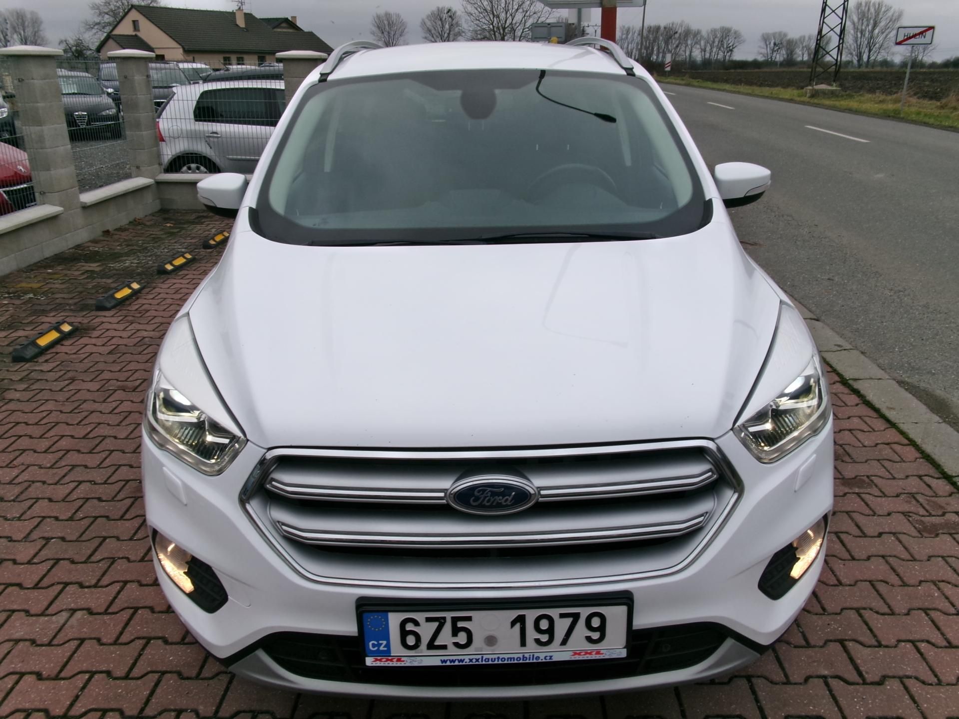 Ford Kuga, 2,0TDCi TITANIUM Plus AWD ČR - fotka 4