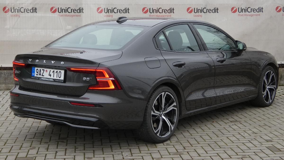 Volvo S60, B5 AWD Ultimate Dark - fotka 3