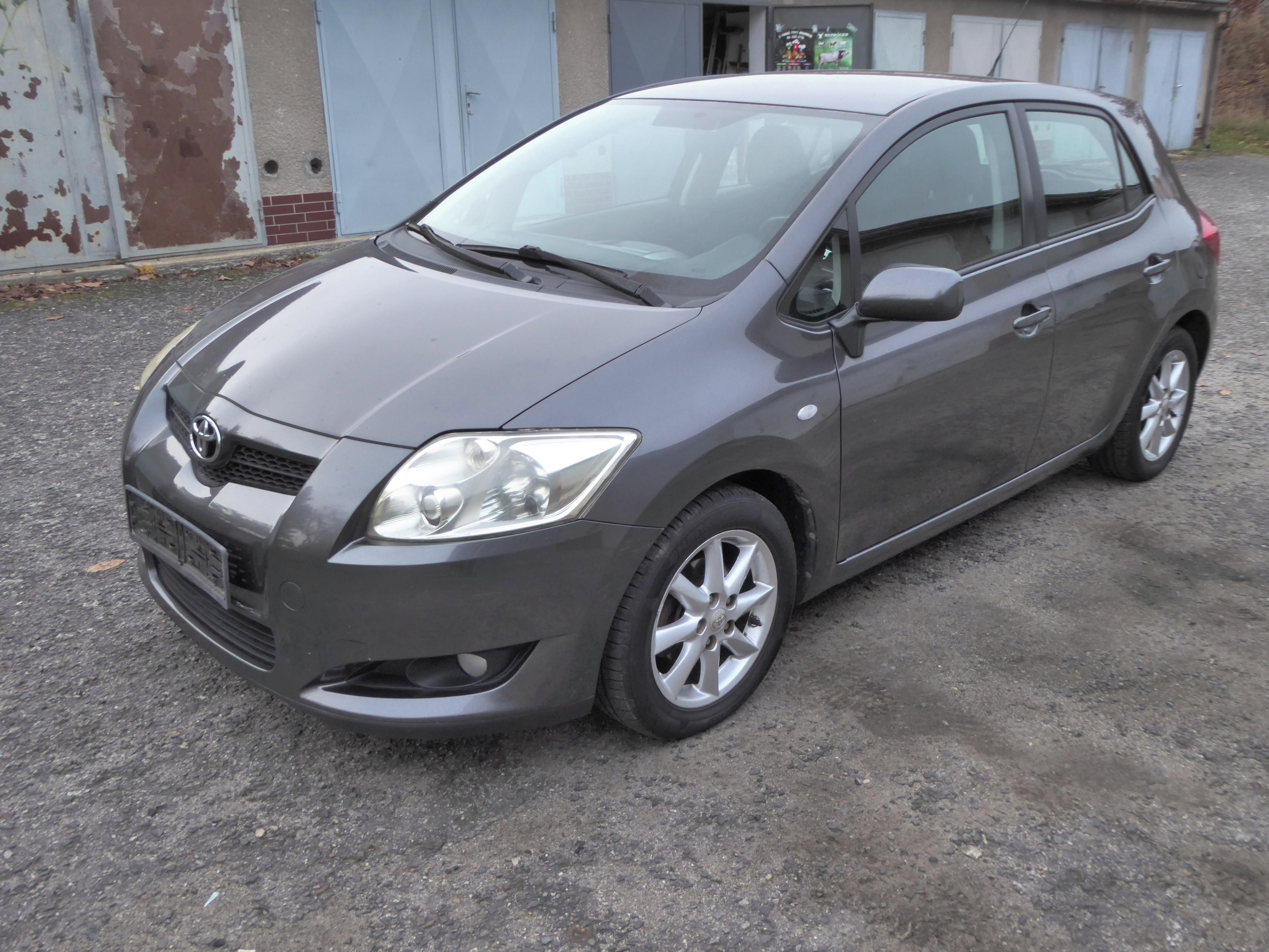 Toyota Auris, 1,4 D-4D - fotka 2
