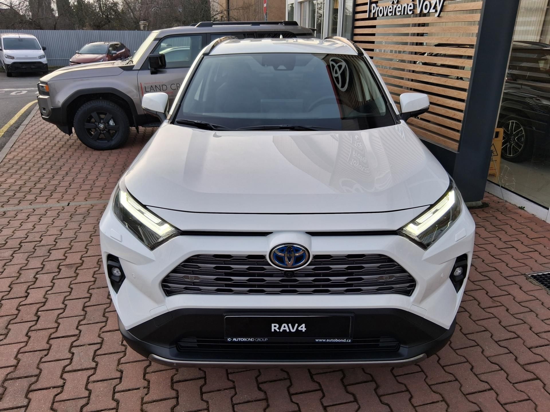 Toyota Rav4, 2,5 HEV 4X4 EXECUTIVE - fotka 2
