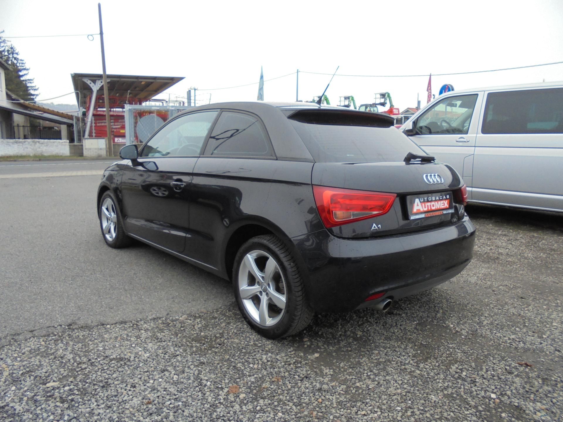 Audi A1, 1.6 TDI- NAVIGACE- KLIMA - fotka 5