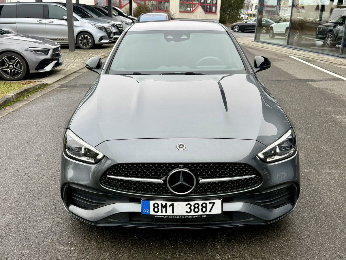 Mercedes-Benz Třídy C, 300 4MATIC - fotka 3