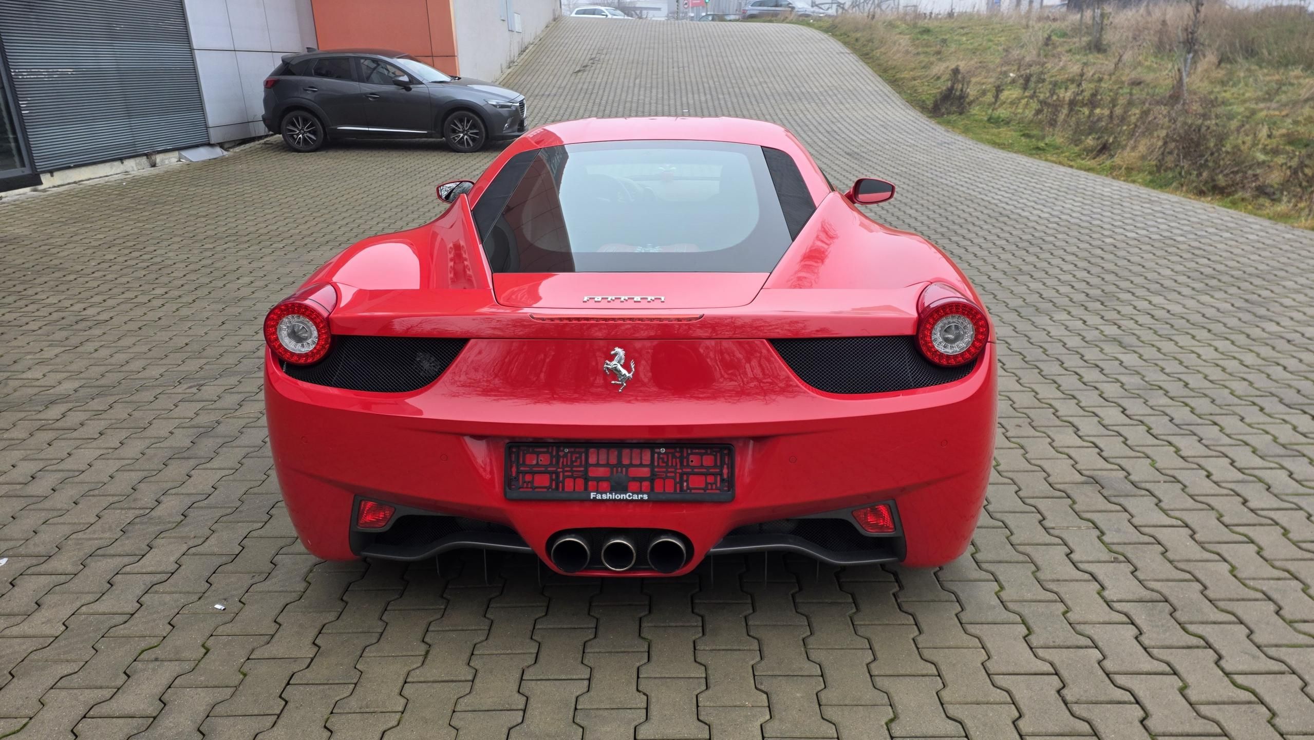 Ferrari 458, TOP STAV PRAVIDELNÝ SERVIS - fotka 5