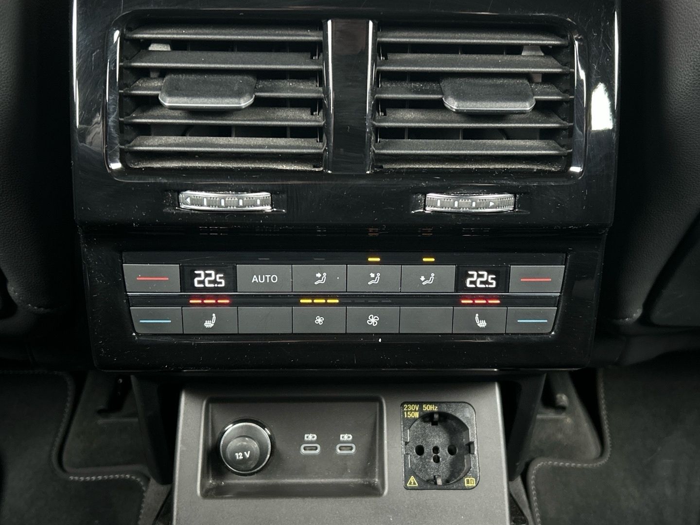 Volkswagen Touareg, V6 3.0TDI 8AT 4MOTION R-Line - fotka 6