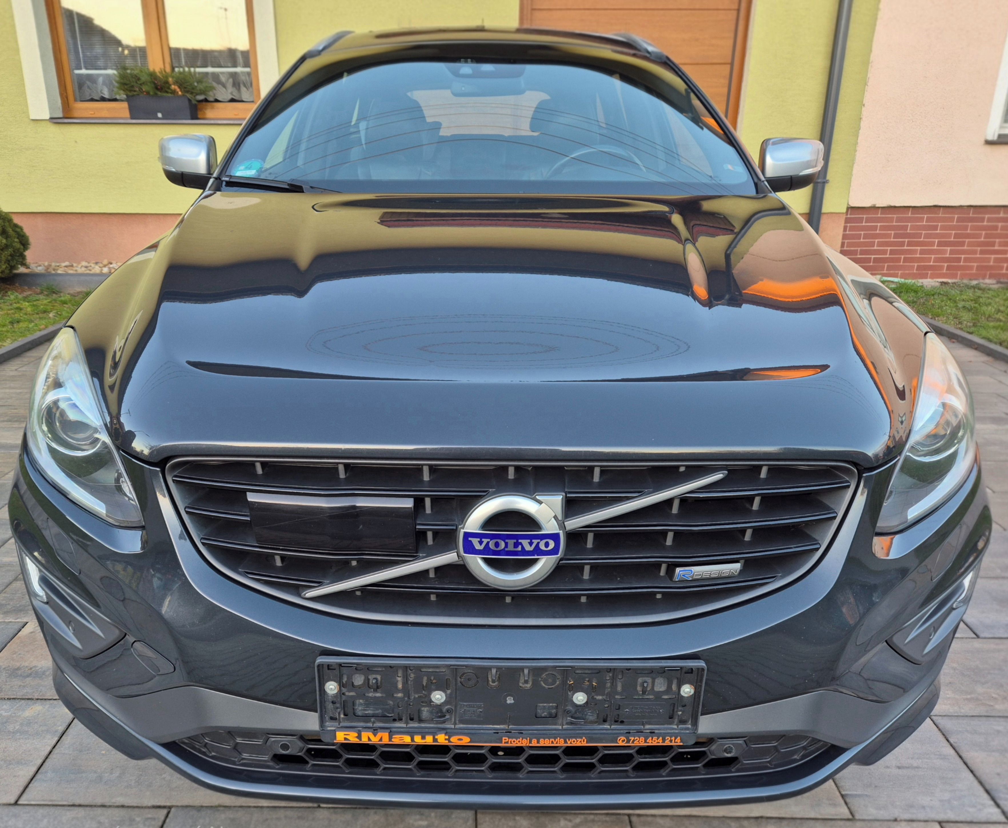 Volvo XC60, XC60 D5 158kw Rdesing - fotka 2