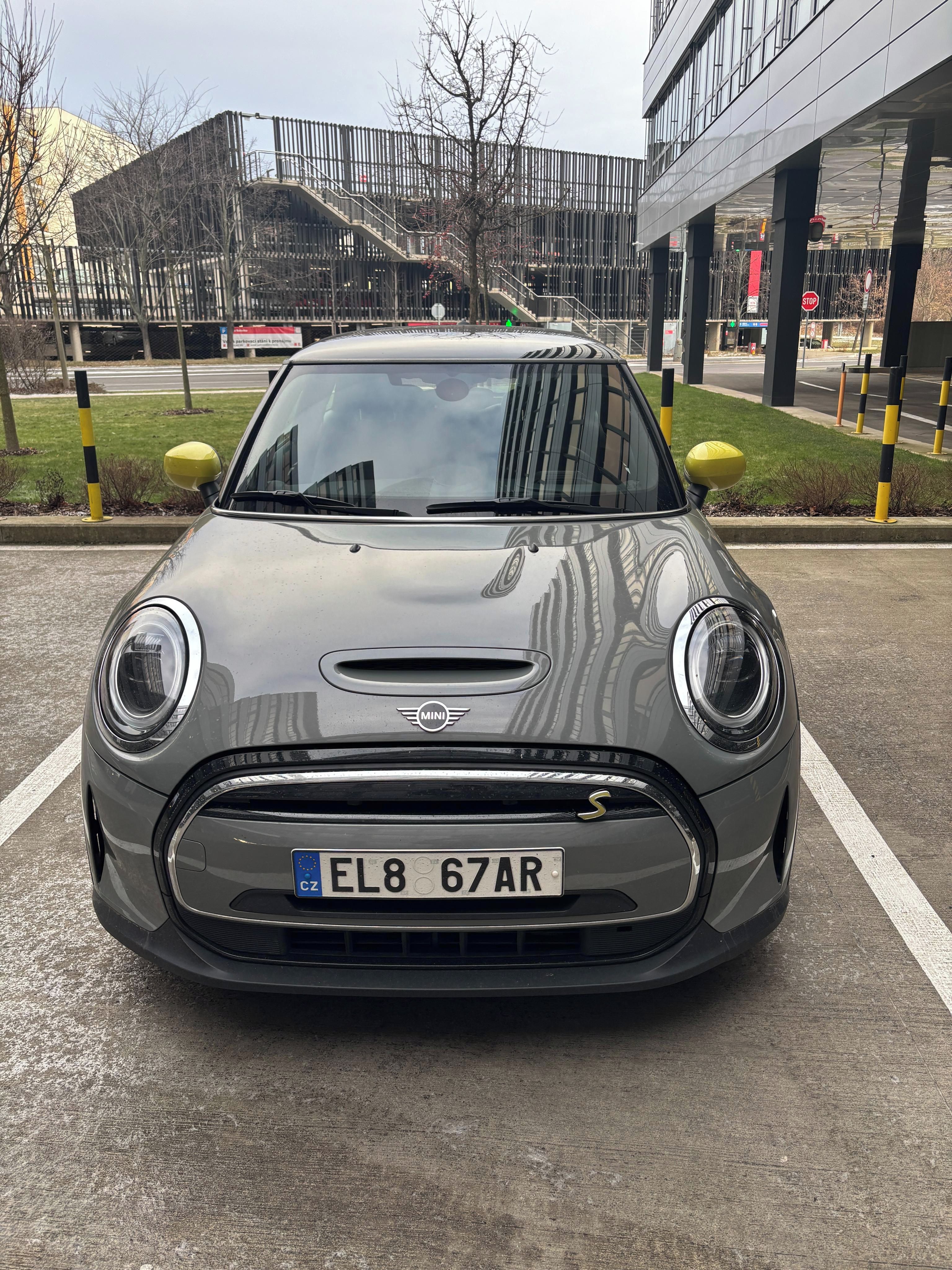 Mini Cooper, MINI Cooper SE Hatch - fotka 2