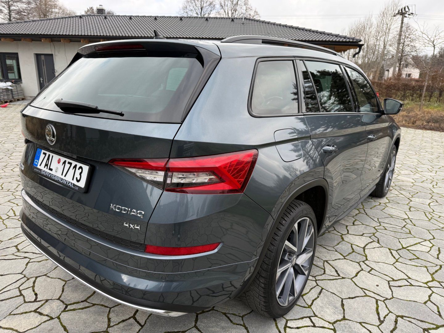 Škoda Kodiaq, 2.0TDI 140KW 4x4 SPORTLINE - fotka 2