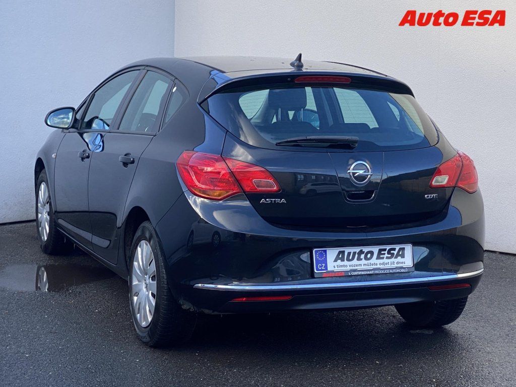 Opel Astra, 1.7CDTi,1.maj,ČR,AC,temp - fotka 4