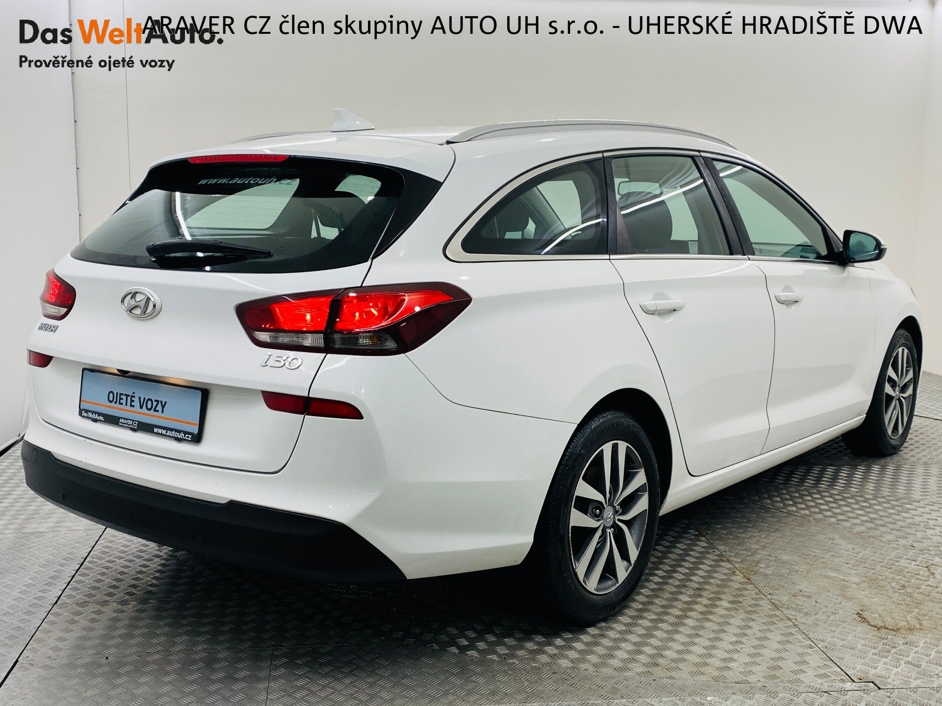 Hyundai i30, 1.6 CRDi 81 kW Navi - fotka 2