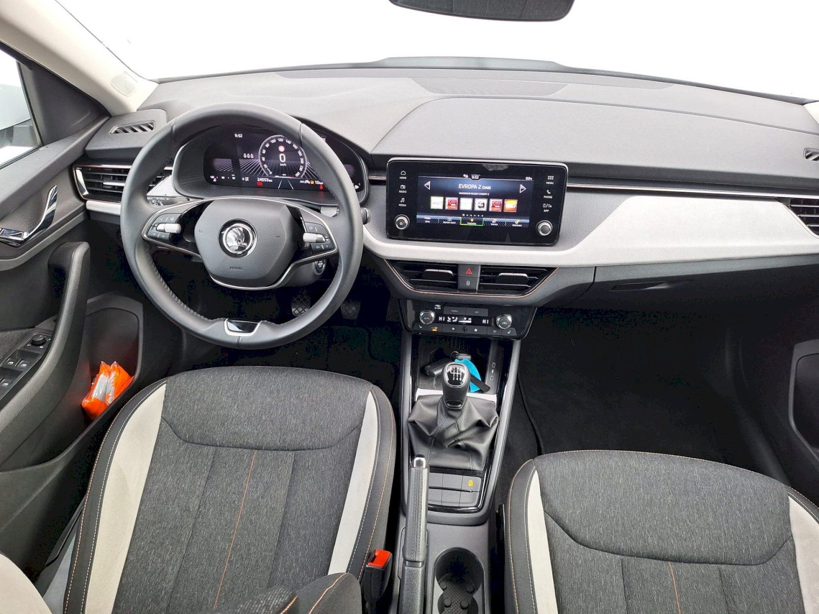Škoda Kamiq, 1.0TSI / 85 kW / 6MP / TOP SEL - fotka 5