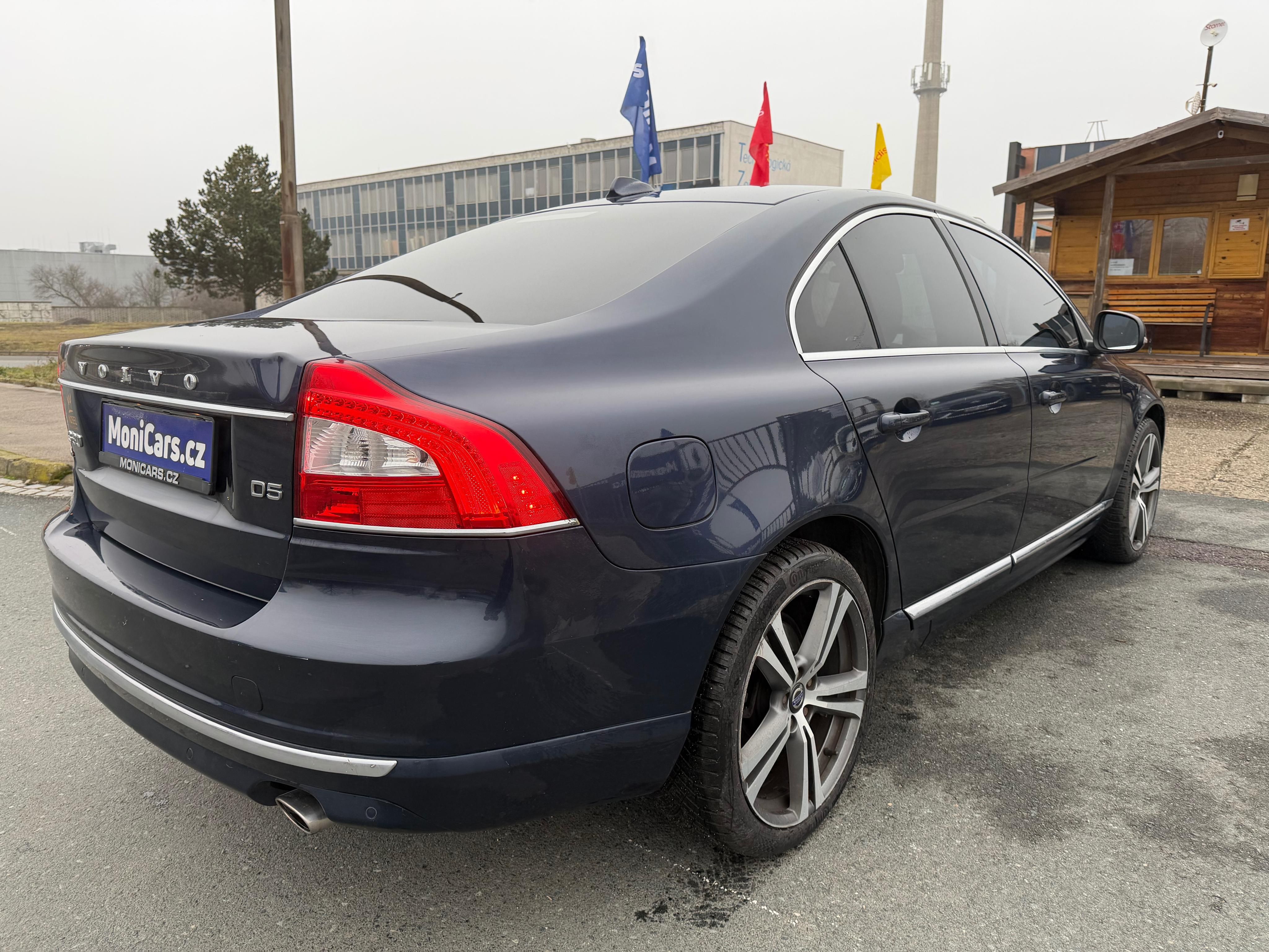 Volvo S80, 2.4 D5 158kW AUTOMAT, KŮŽE - fotka 5