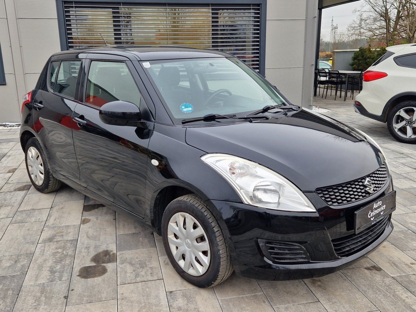 Suzuki Swift, 1,2i 66 KW 4x4 - fotka 3