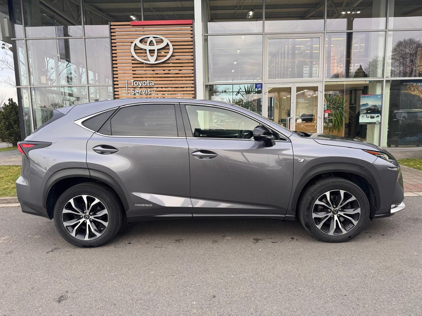 Lexus NX 300h, 300h - fotka 2