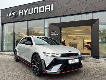 N EVERYDAY 84kWh 4x4 478kW