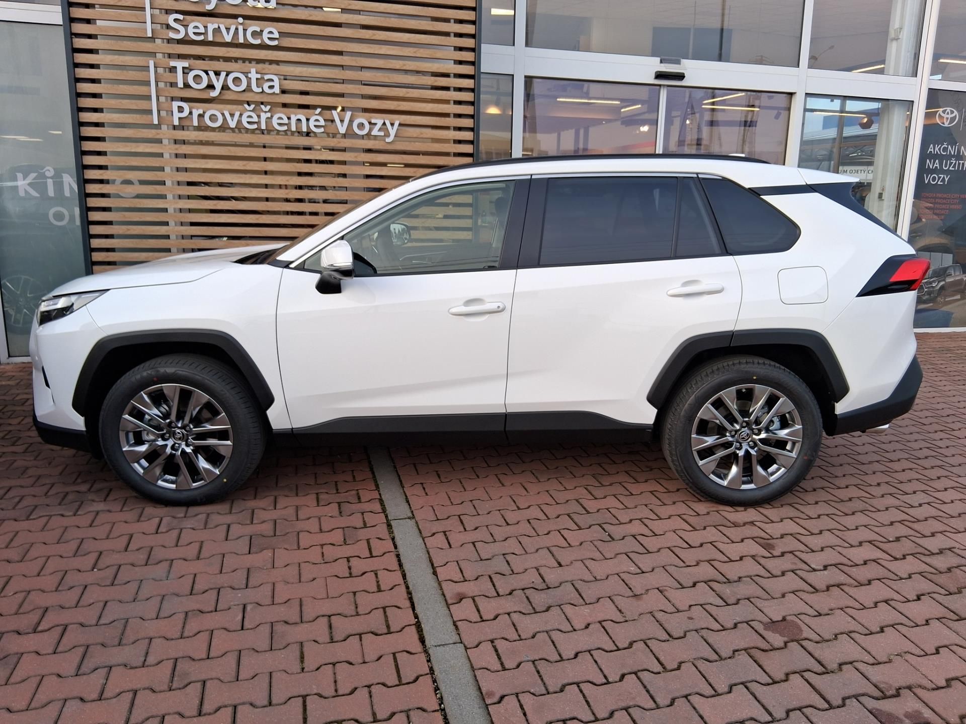 Toyota Rav4, 2,5 HEV 4X4 EXECUTIVE - fotka 6