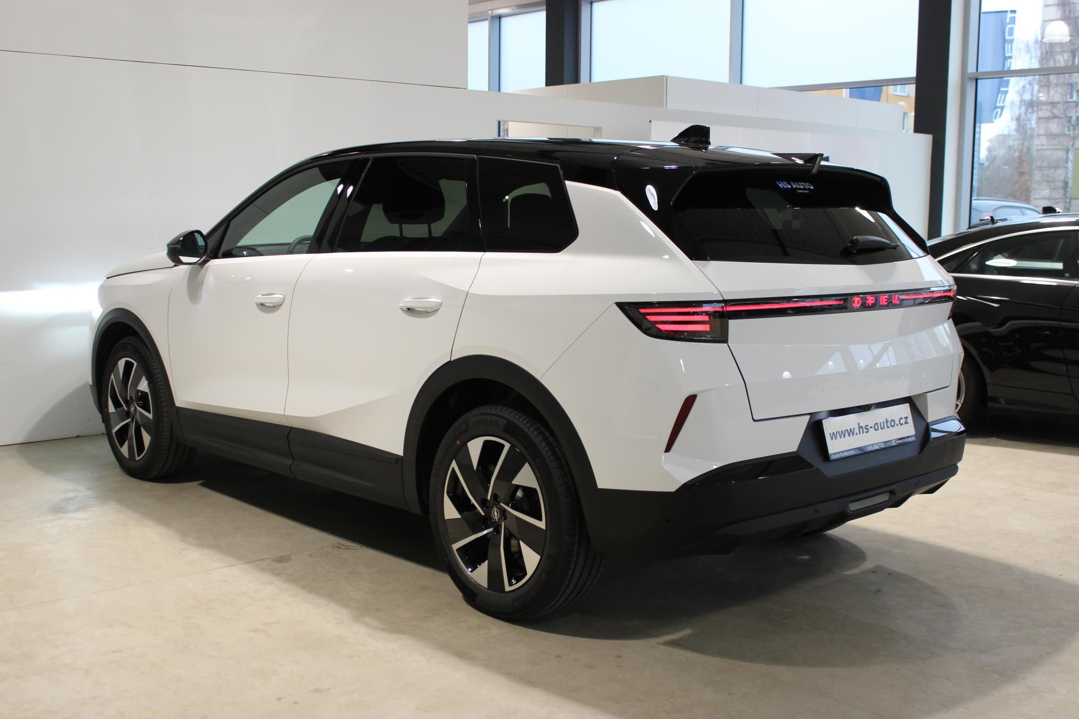 Opel Grandland, GS Hybrid 1.2 TURBO 107kW - fotka 4