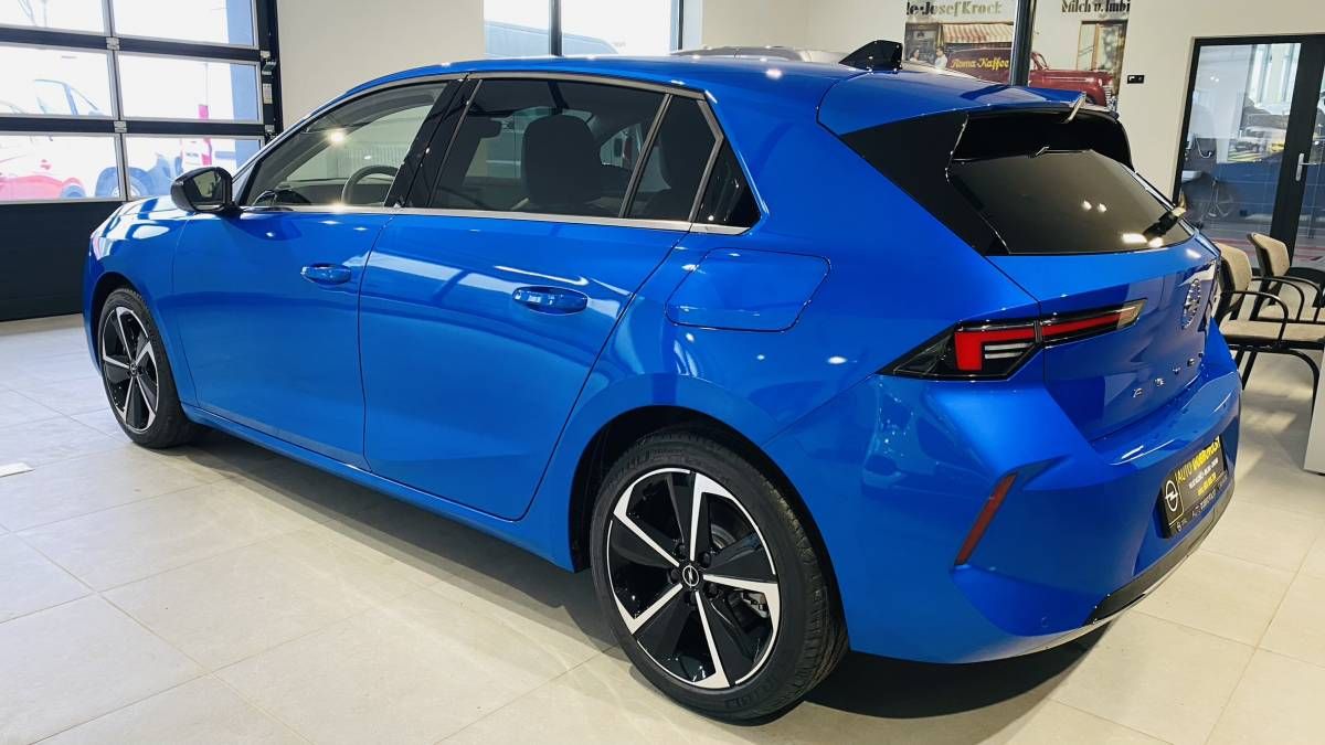 Opel Astra, Elegance HB 1.6 PHEV 132kW/180 - fotka 6