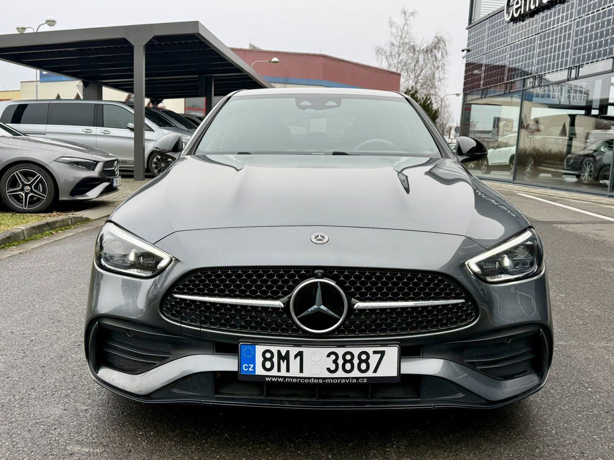 Mercedes-Benz Třídy C, 300 4MATIC - fotka 2