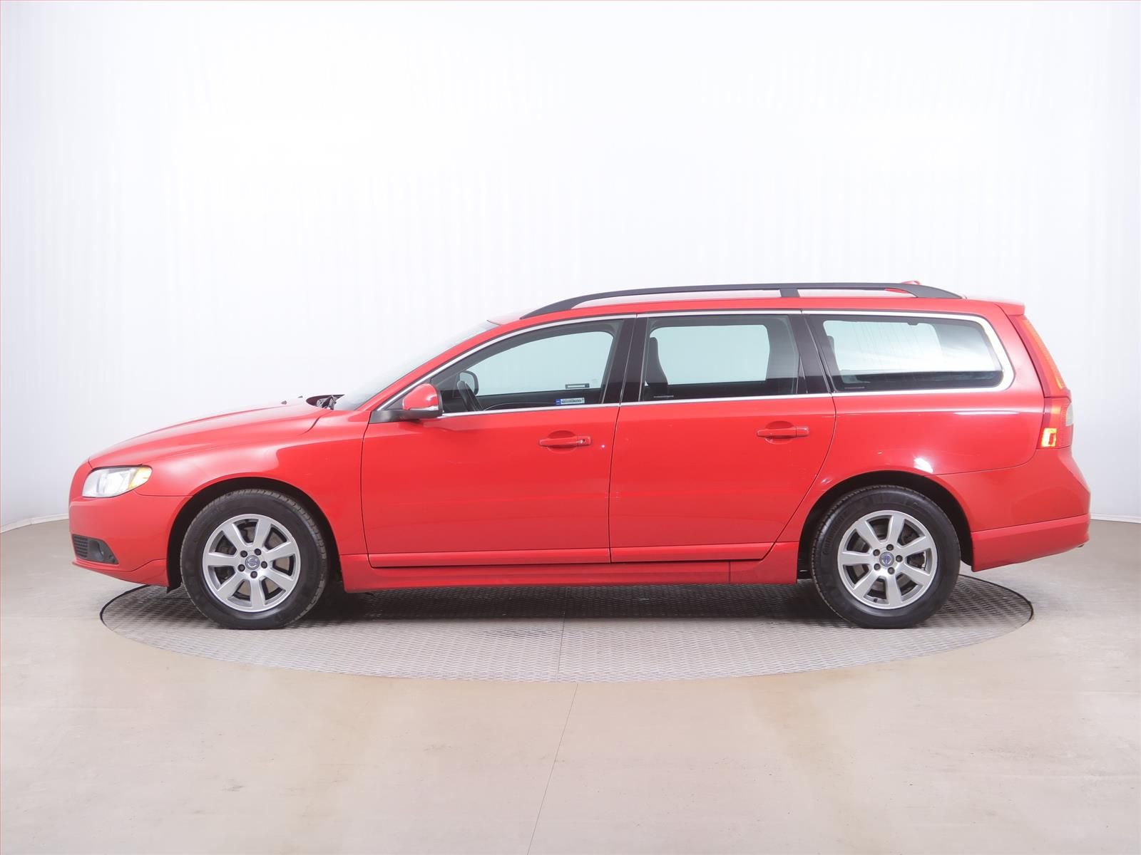 Volvo V70, D5 AWD, NOVÁ CENA, 4X4 - fotka 3