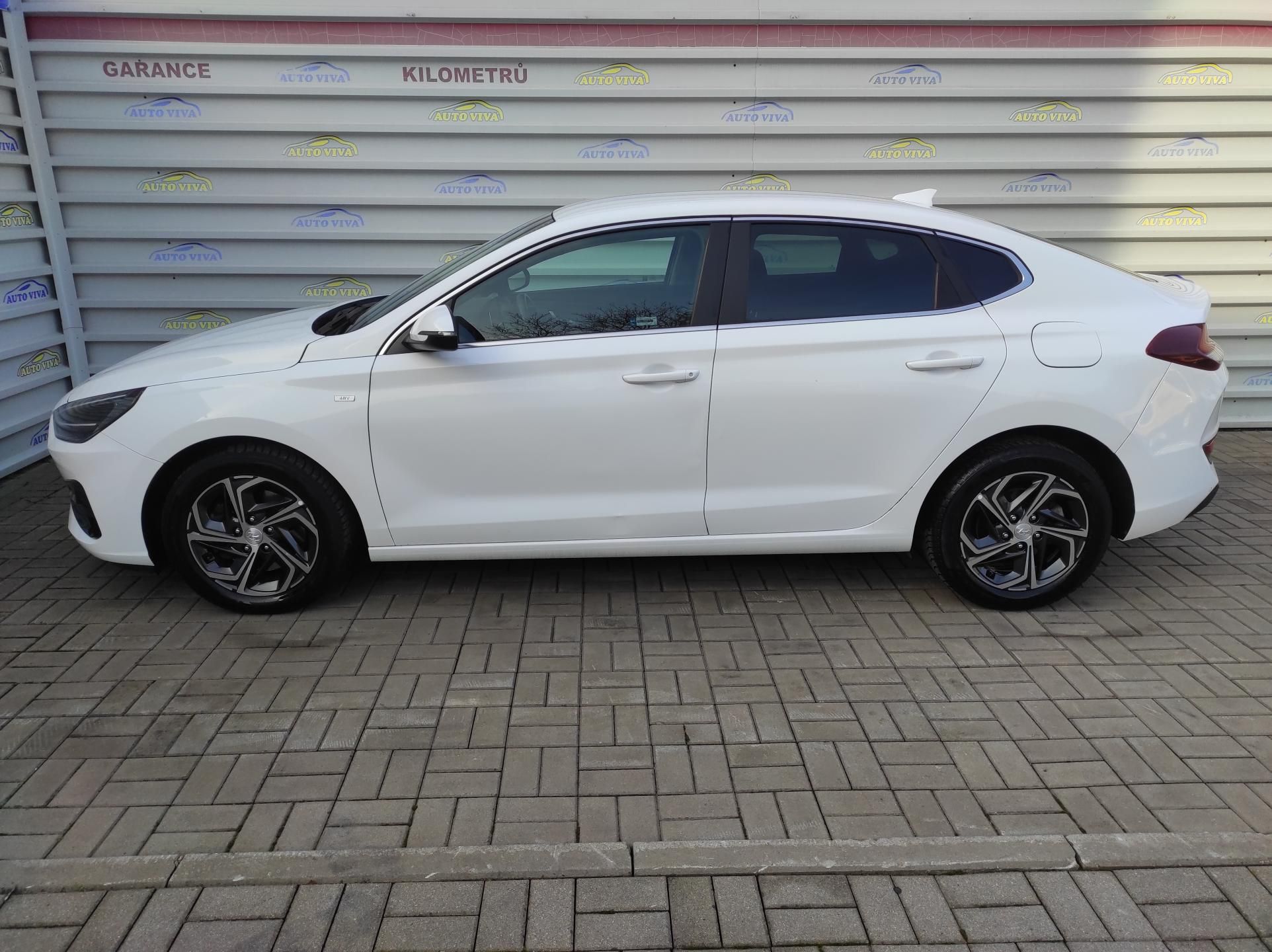 Hyundai i30, 1,5T-GDi mHev,48V,AT,Fastback - fotka 3