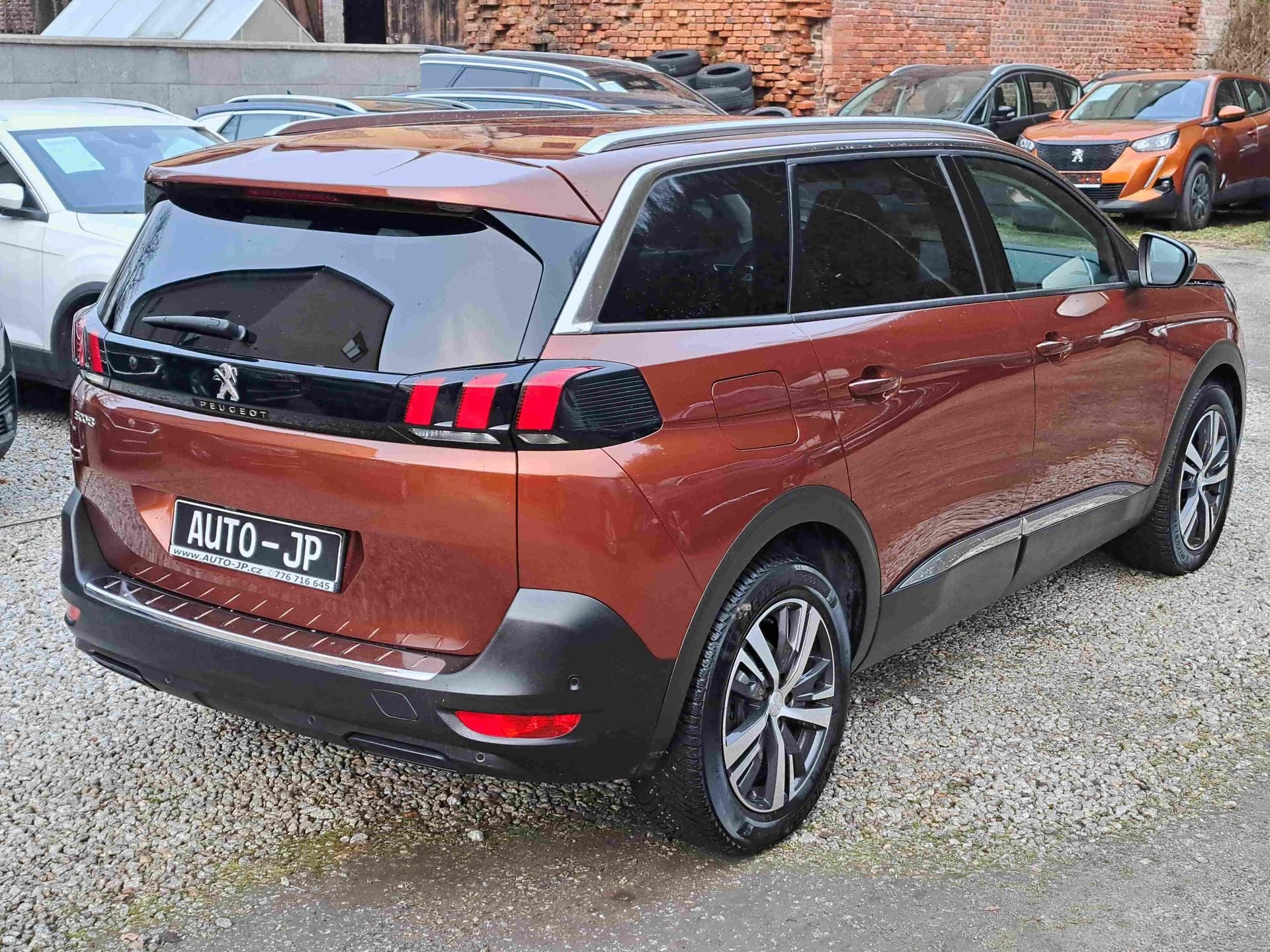 Peugeot 5008, 1,5 HDI  EAT8 ALLURE  LED NAVI - fotka 3