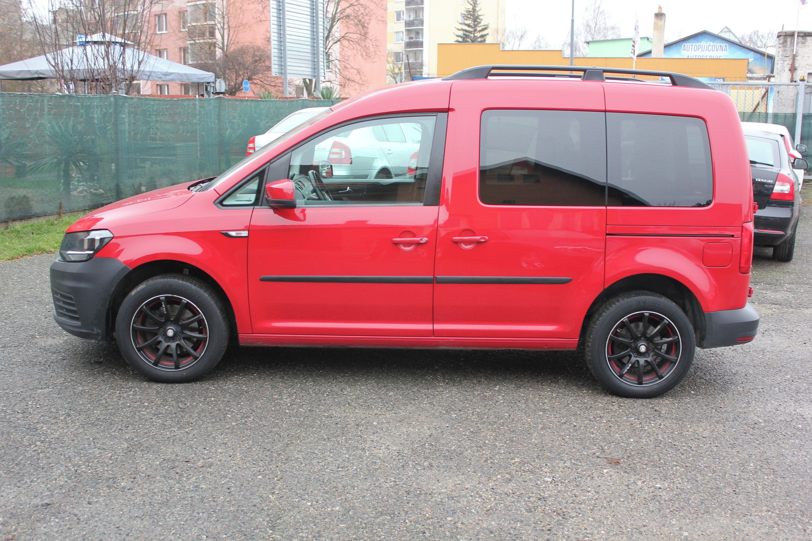 Volkswagen Caddy, 1.4 TGI, 81 kW, koupeno v ČR - fotka 4