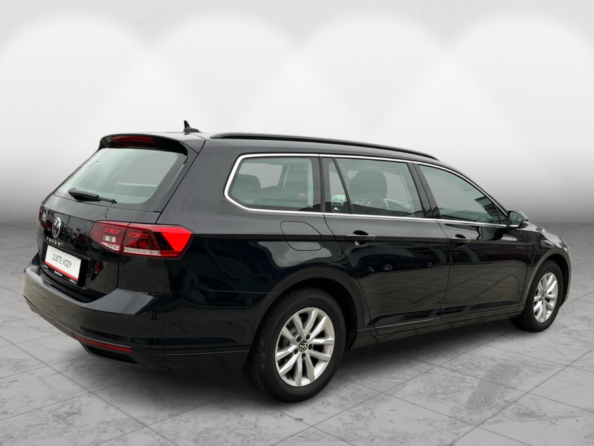 Volkswagen Passat, 2,0TDI 110kW DSG BUSINESS PREM - fotka 2